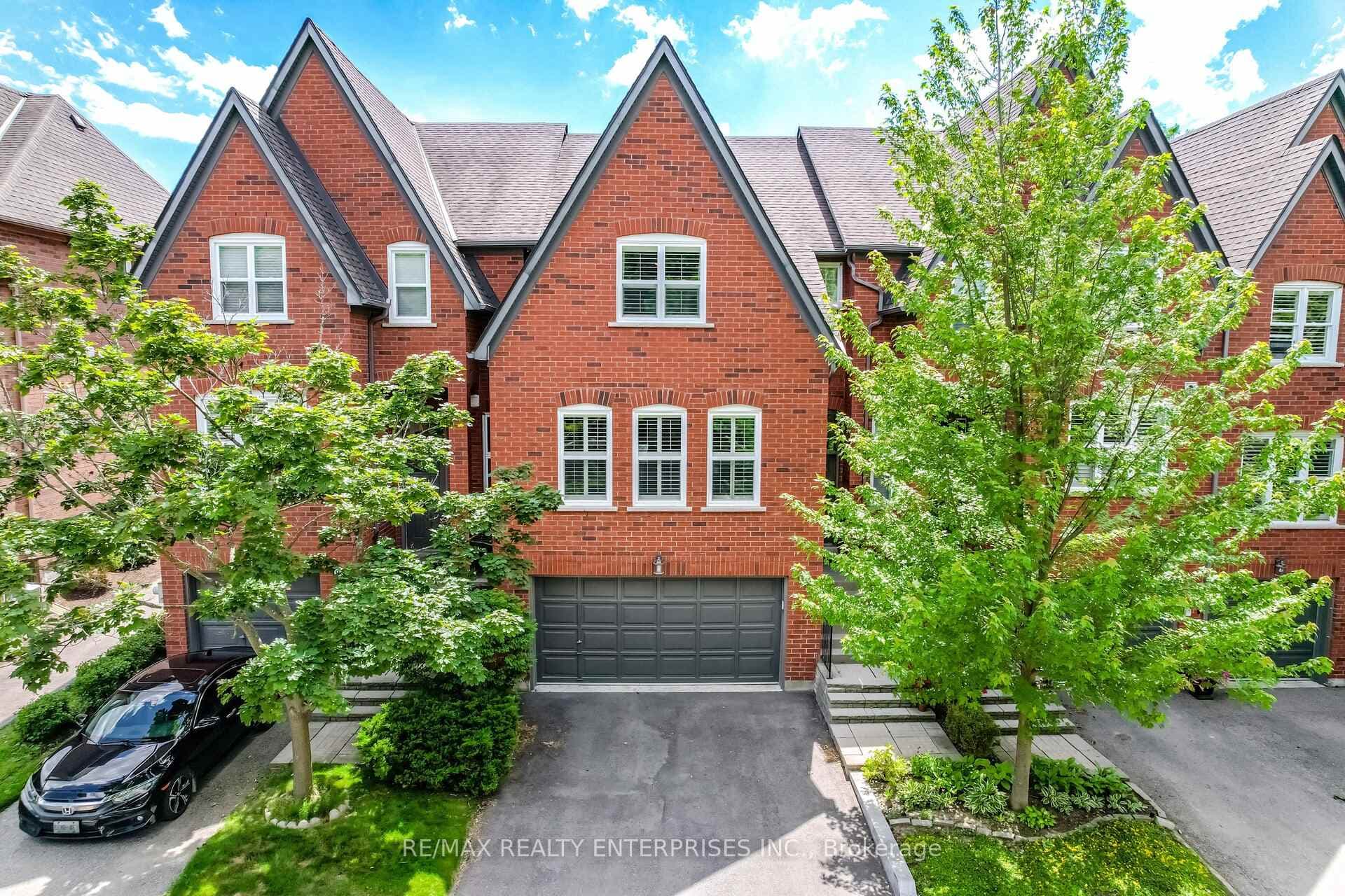 Located in the prestigious Lorne Park area