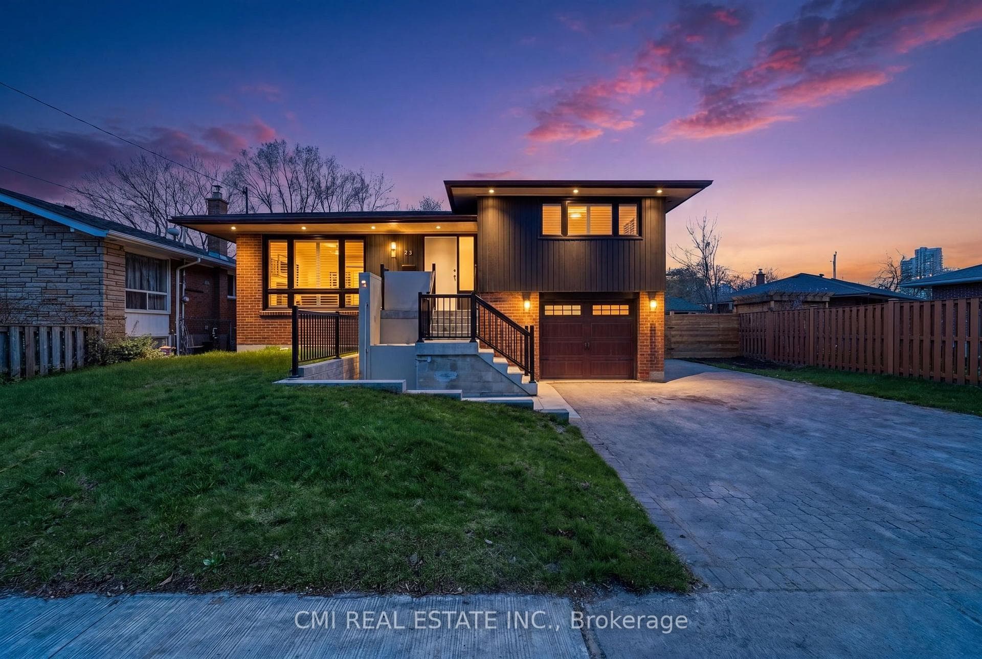 39 Earlton Road, Scarborough Village / Eglinton East, ON M1T 2R4 - Photo 1