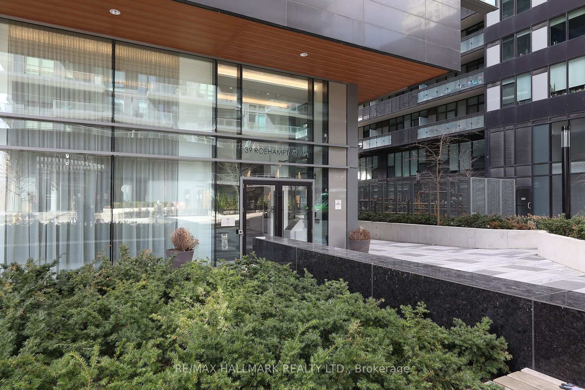 39 Roehampton Avenue Unit 1407, Leaside / Davisville, ON M4P 1P9 - Photo 1