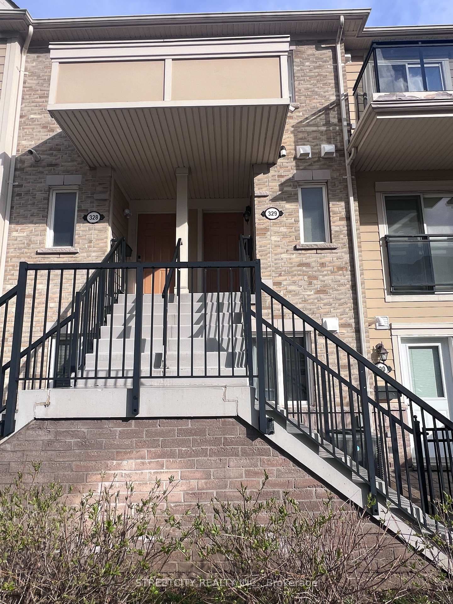 4975 Southampton Drive Unit 329, Mississauga, ON L5M 8C5 - Photo 1