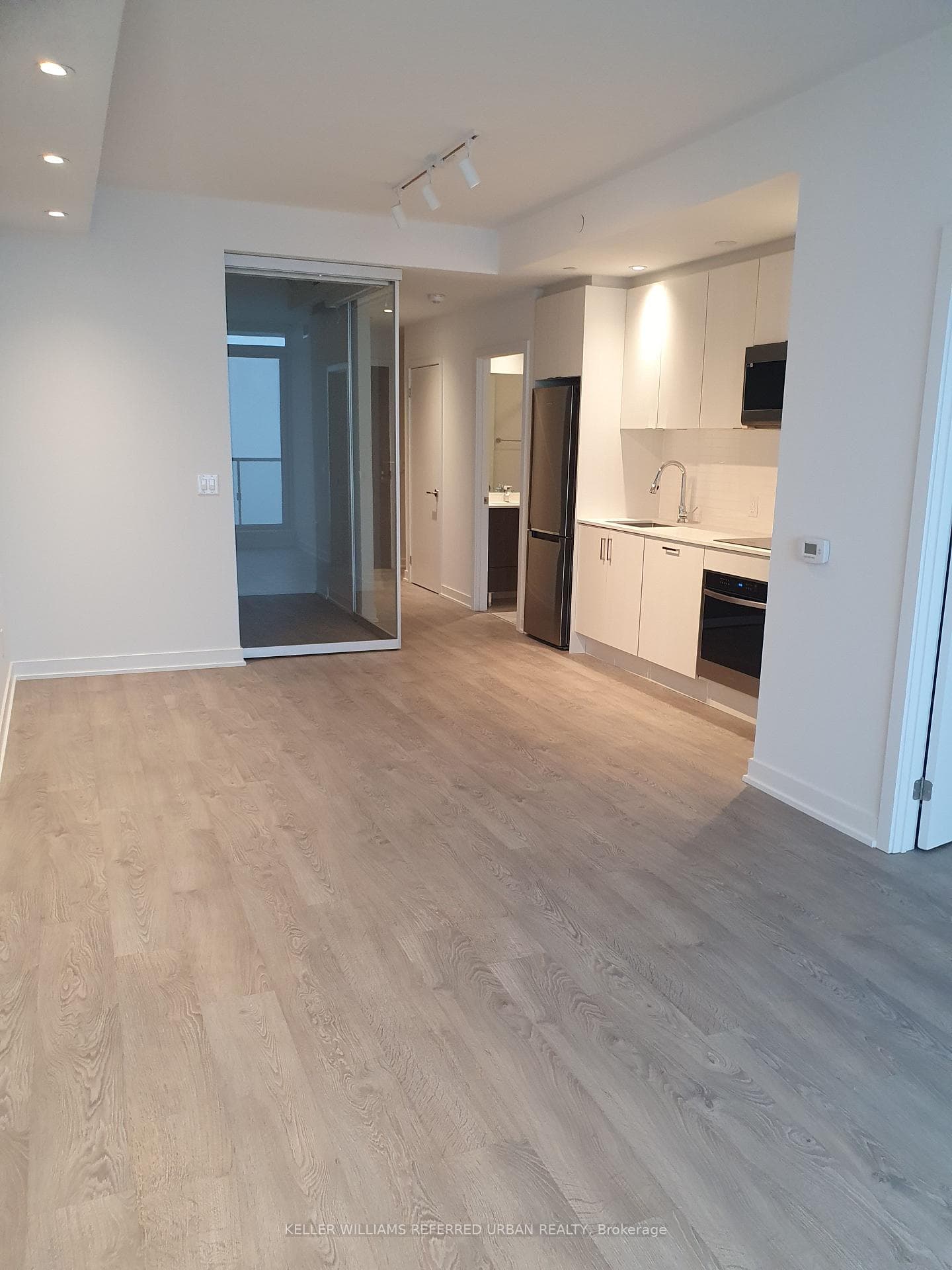 1926 Lakeshore Boulevard Unit 3905, High Park / Junction / Roncesvalles, ON M6S 1A1 - Photo 1