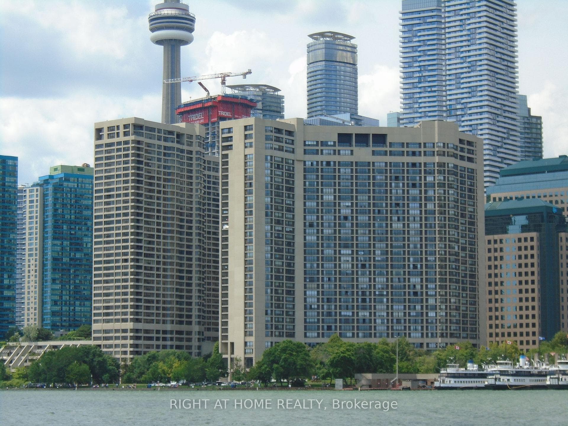 33 Harbour Square Unit 838, Downtown Toronto / Waterfront, ON M5J 2G2 - Photo 1