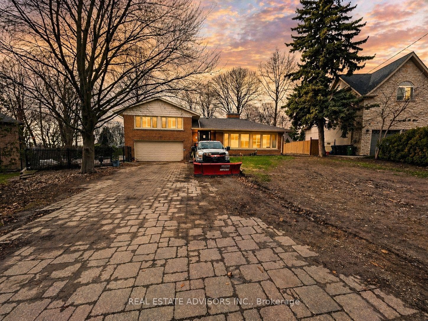 1 Lakehill Crescent, Scarborough Town Centre, ON M1M 1E5 - Photo 1