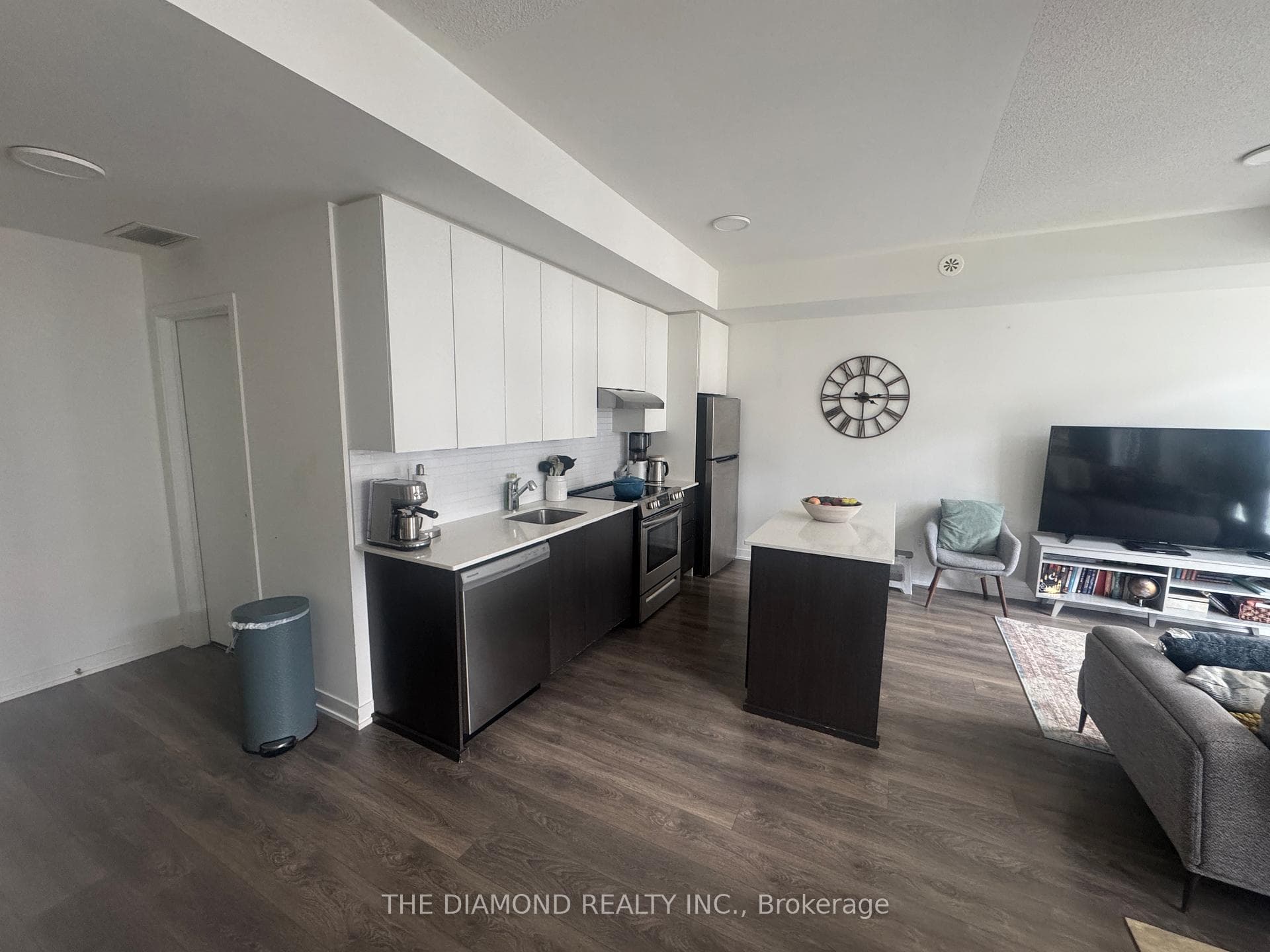 100 CANON JACKSON Drive Unit 205, Toronto W04