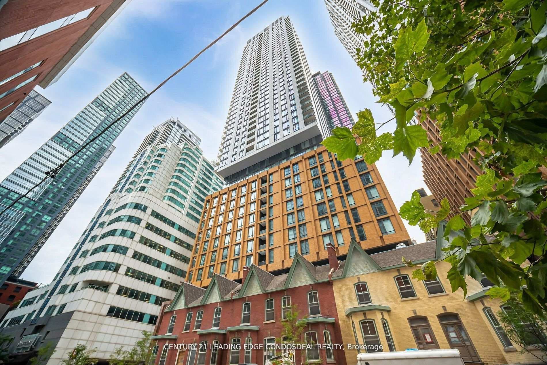 8 Widmer Street Unit LPH5, Downtown Toronto / Waterfront, ON M5V 0W6 - Photo 1