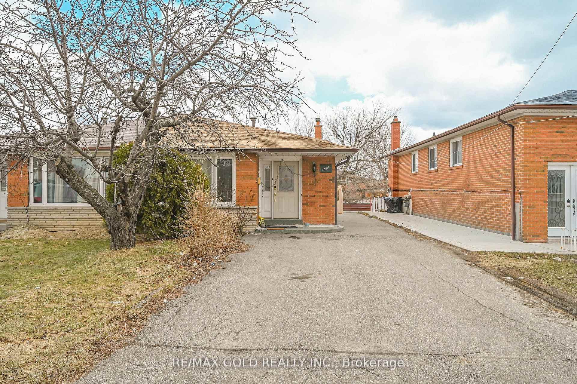 3200 Morning Star Drive, Mississauga, ON L4T 1X5 - Photo 1
