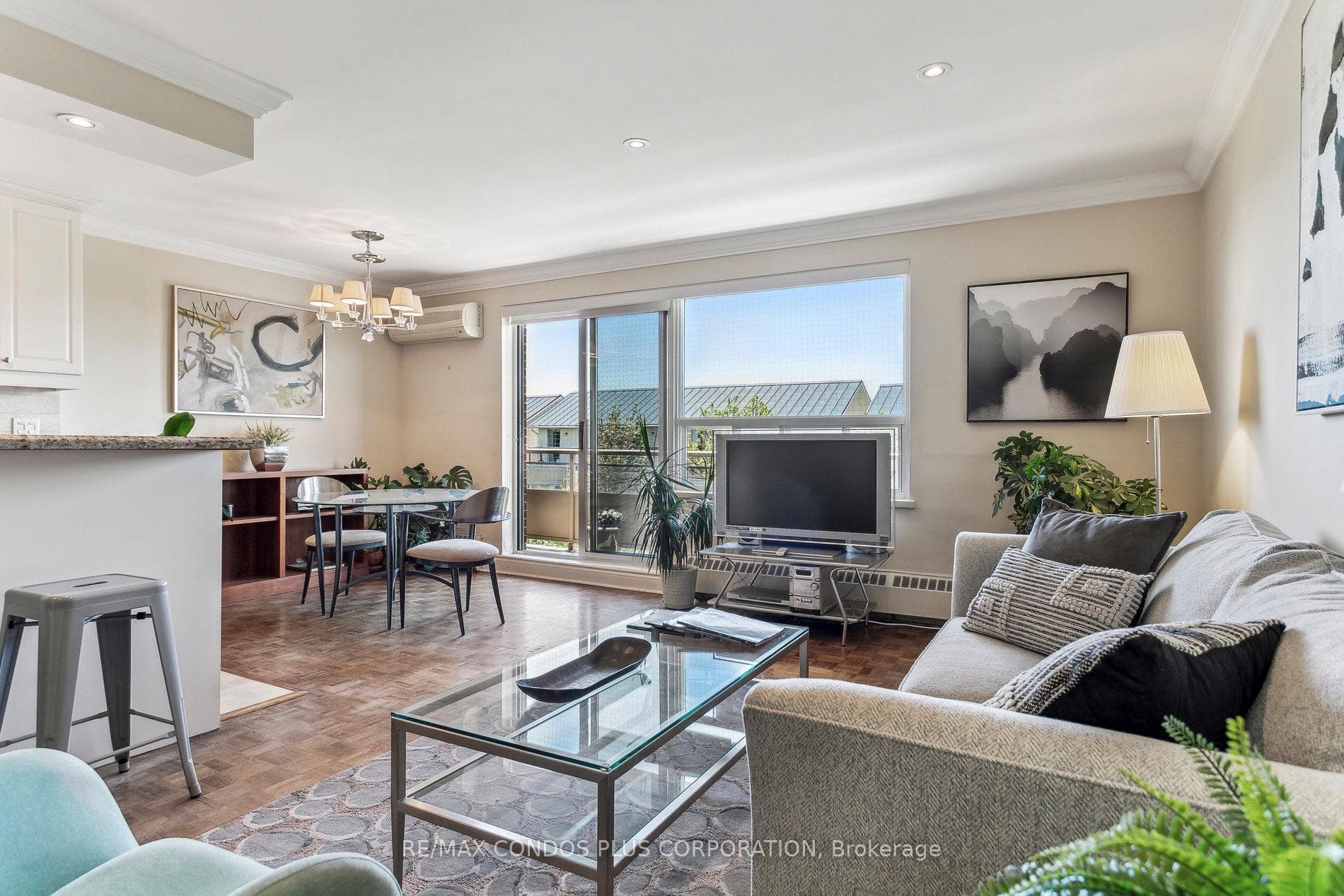 71 Jonesville Crescent Unit 409, Don Mills / Parkwoods / Victoria Village, ON M4A 1H1 - Photo 1