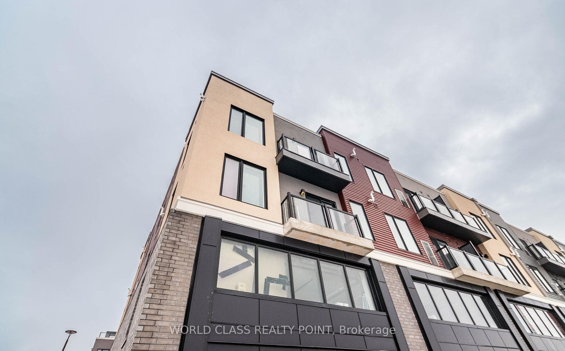 3401 Ridgeway Drive Unit 422, Mississauga, ON L5L 0B9 - Photo 1