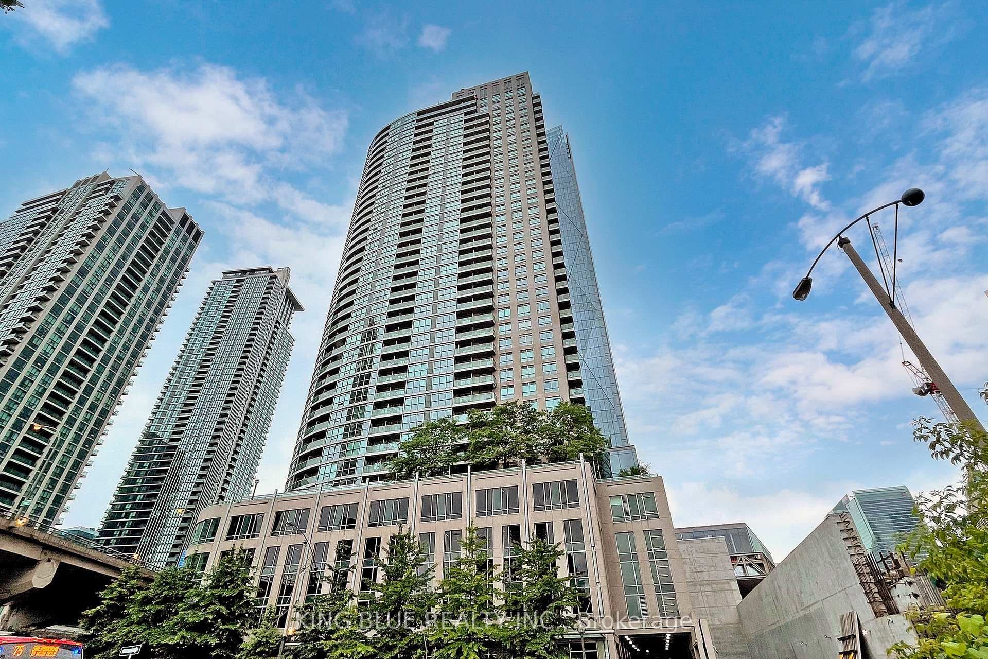 18 Yonge Street Unit 3804, Downtown Toronto / Waterfront, ON M5E 1Z8 - Photo 1
