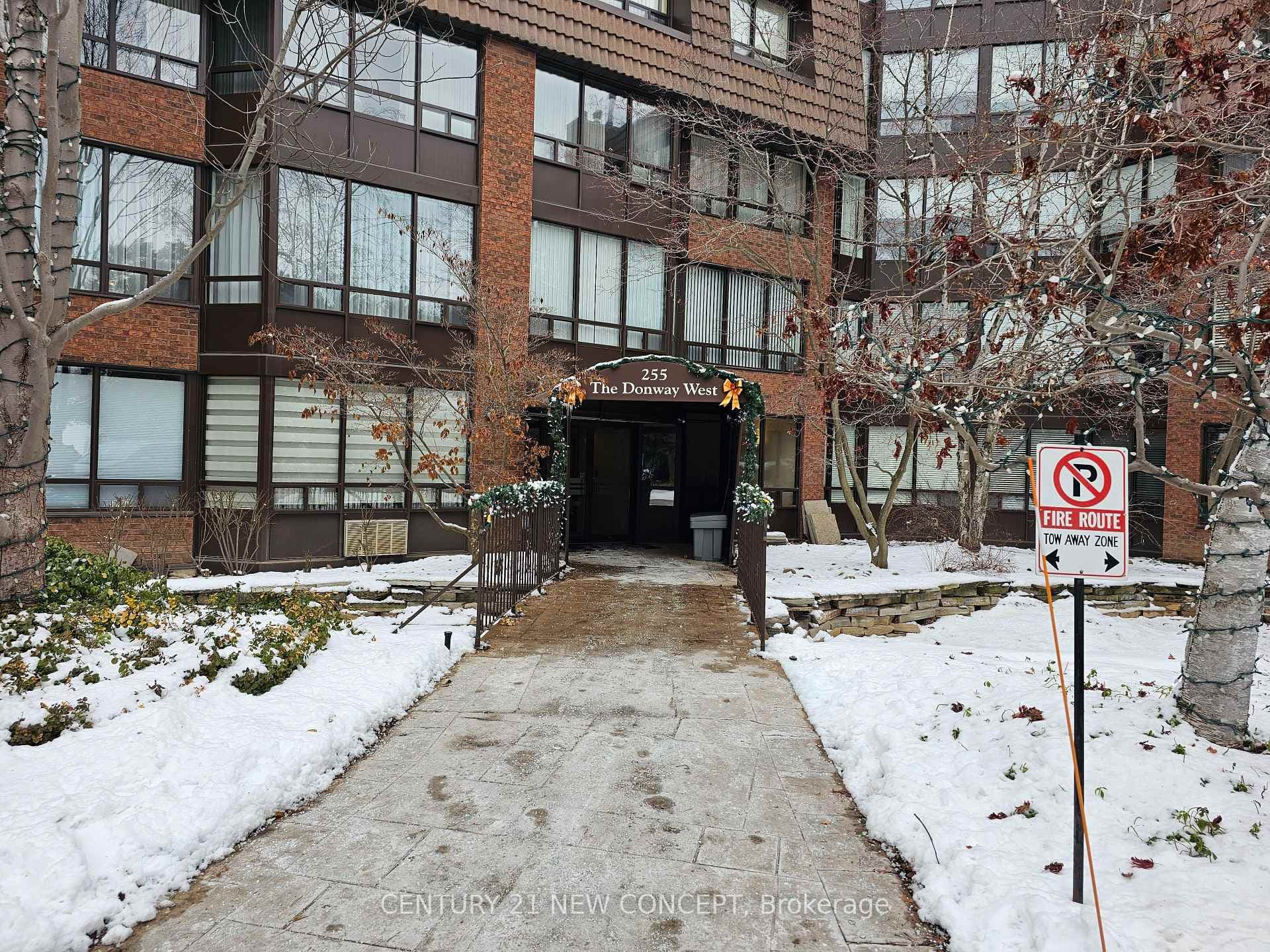 255 The Donway West N/A Unit 123, Don Mills / Parkwoods / Victoria Village, ON M3B 3M3 - Photo 1
