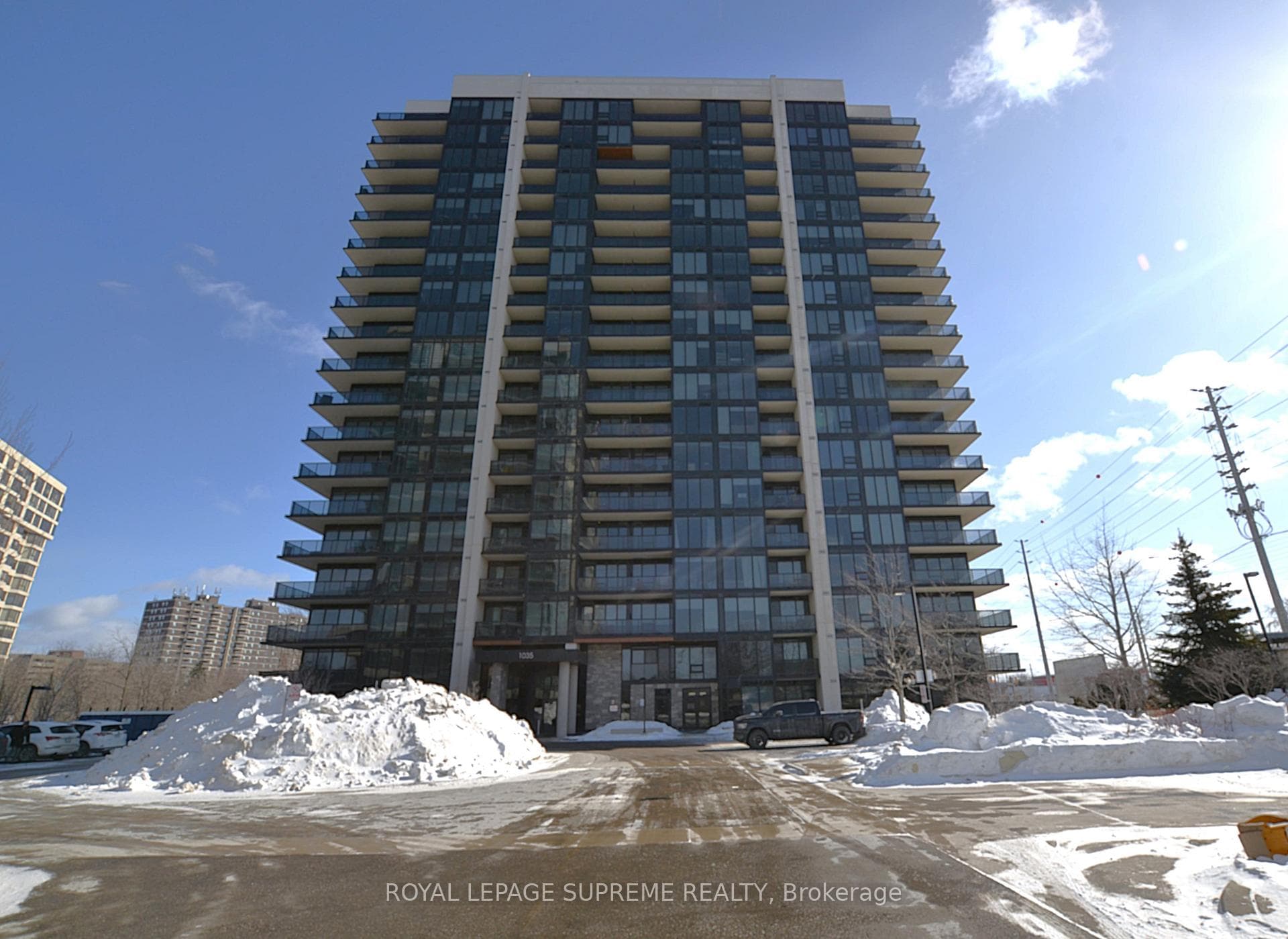1035 Southdown Road Unit 1108, Mississauga, ON L5J 0A2 - Photo 1