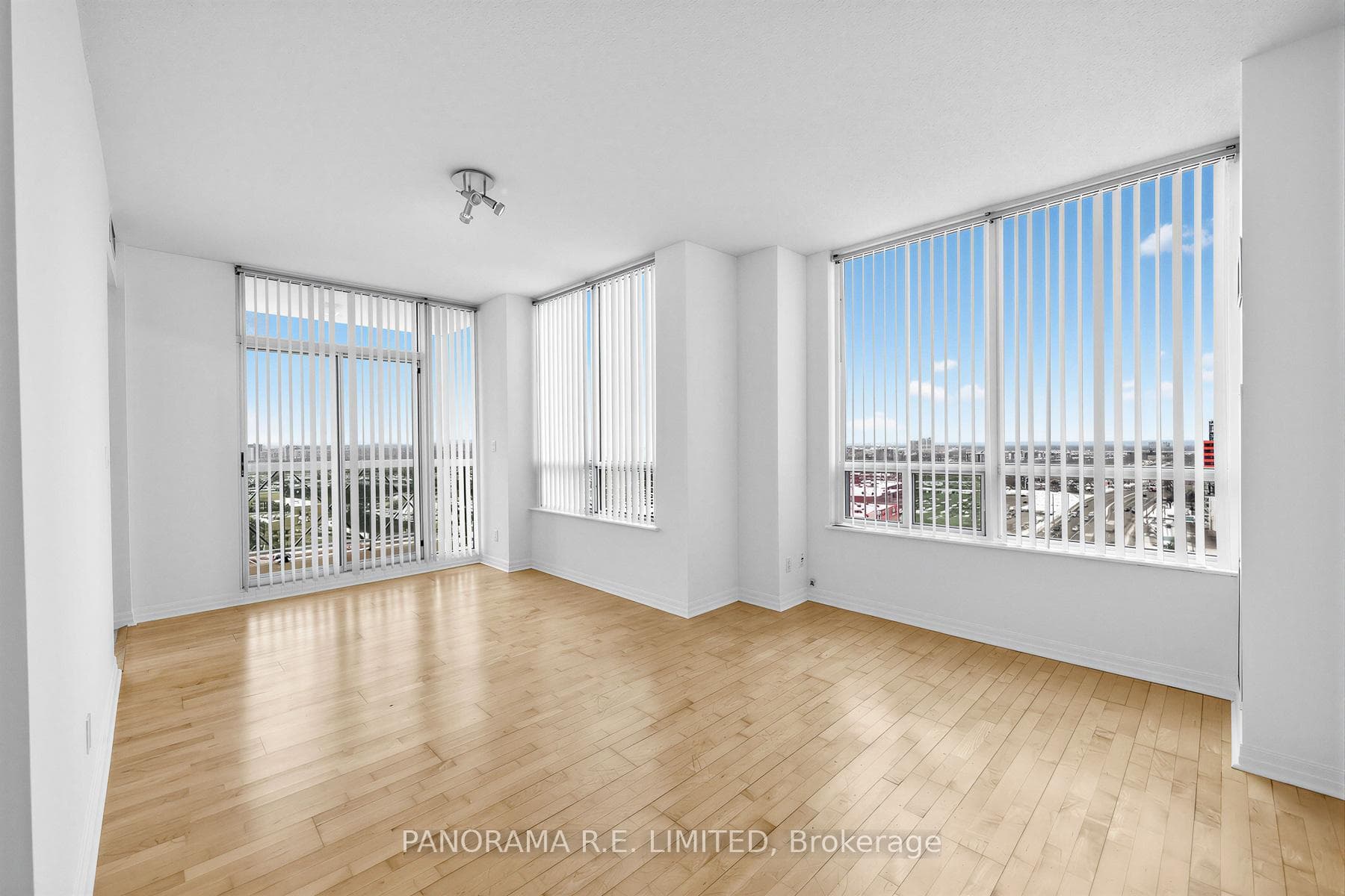 1359 Rathburn Road Unit 1705, Mississauga