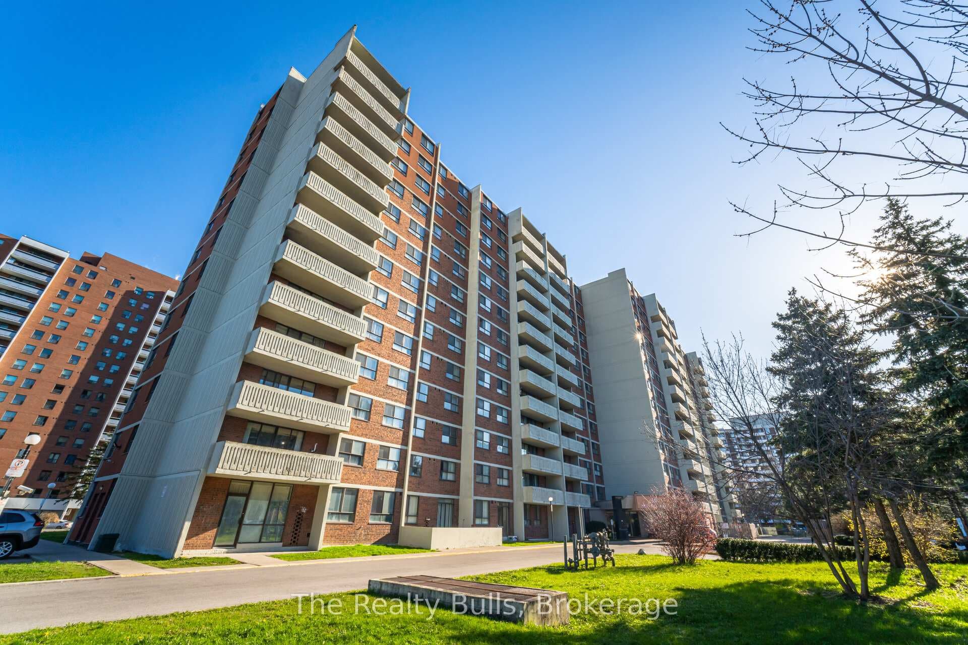 10 Stonehill Court Unit 907, Scarborough Village / Eglinton East, ON M1W 2X8 - Photo 1