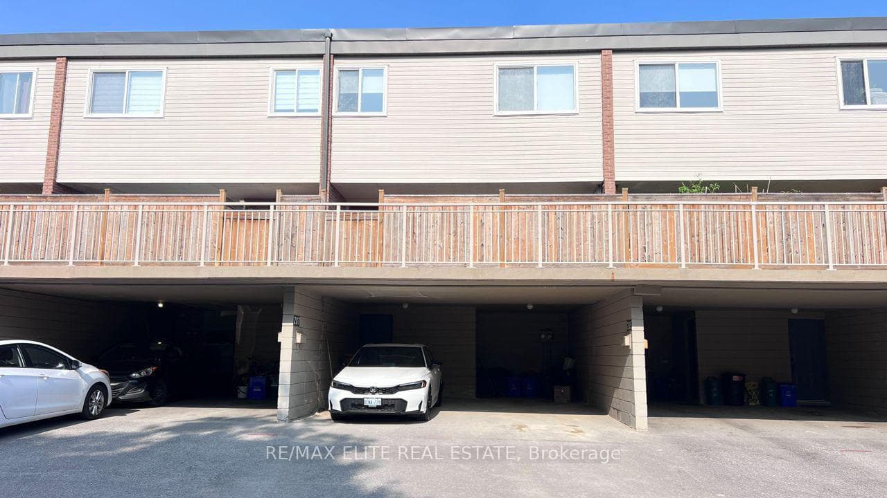 205 Milestone Crescent, Aurora, ON L4G 3M2 - Photo 1