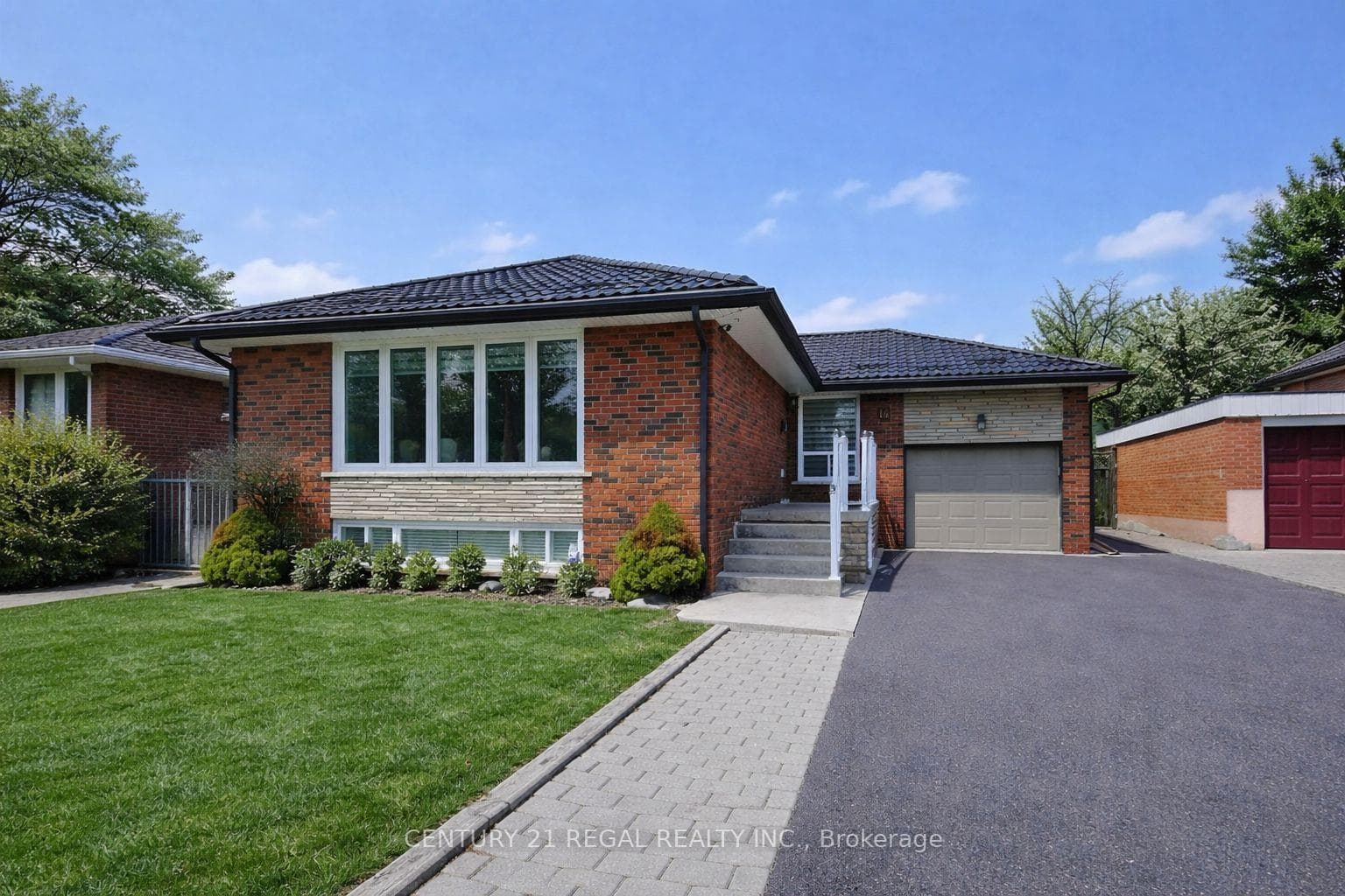 14 Thorpe Road, Etobicoke (Kingsview Village / Humber Heights), ON M9R 2C2 - Photo 1