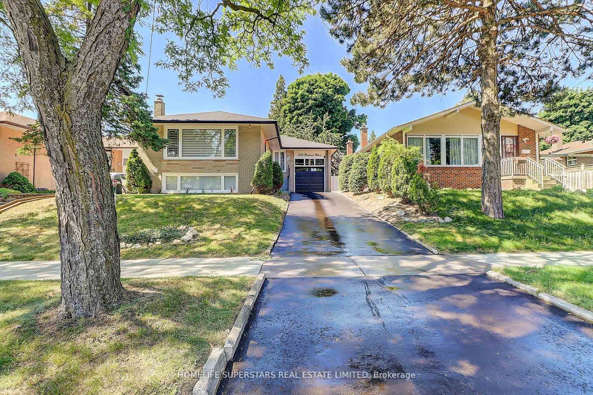 108 Packard Boulevard, Toronto E09