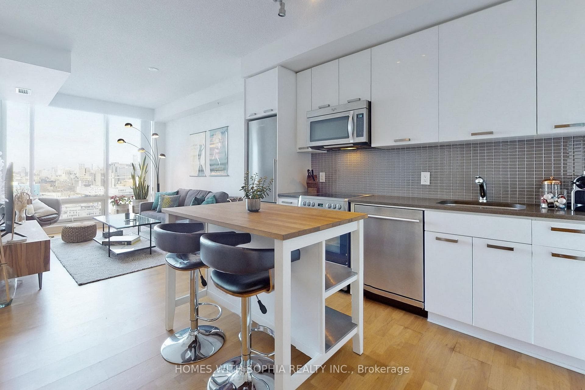 295 Adelaide Street Unit 2403, Downtown Toronto / Waterfront, ON M5V 0L4 - Photo 1