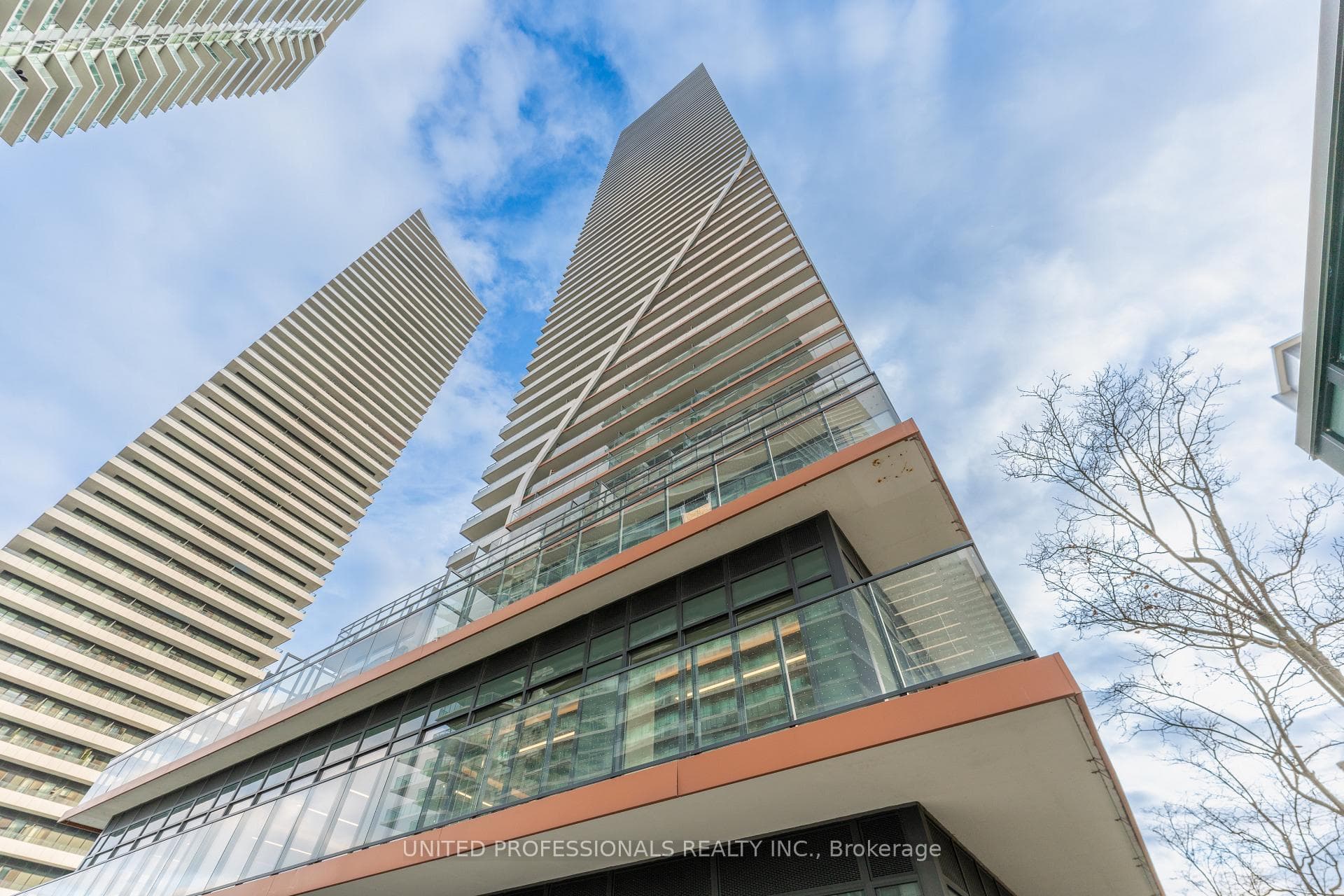 30 Shore Breeze Drive Unit 527, Liberty Village / Parkdale / South Parkdale, ON M8V 0J1 - Photo 1