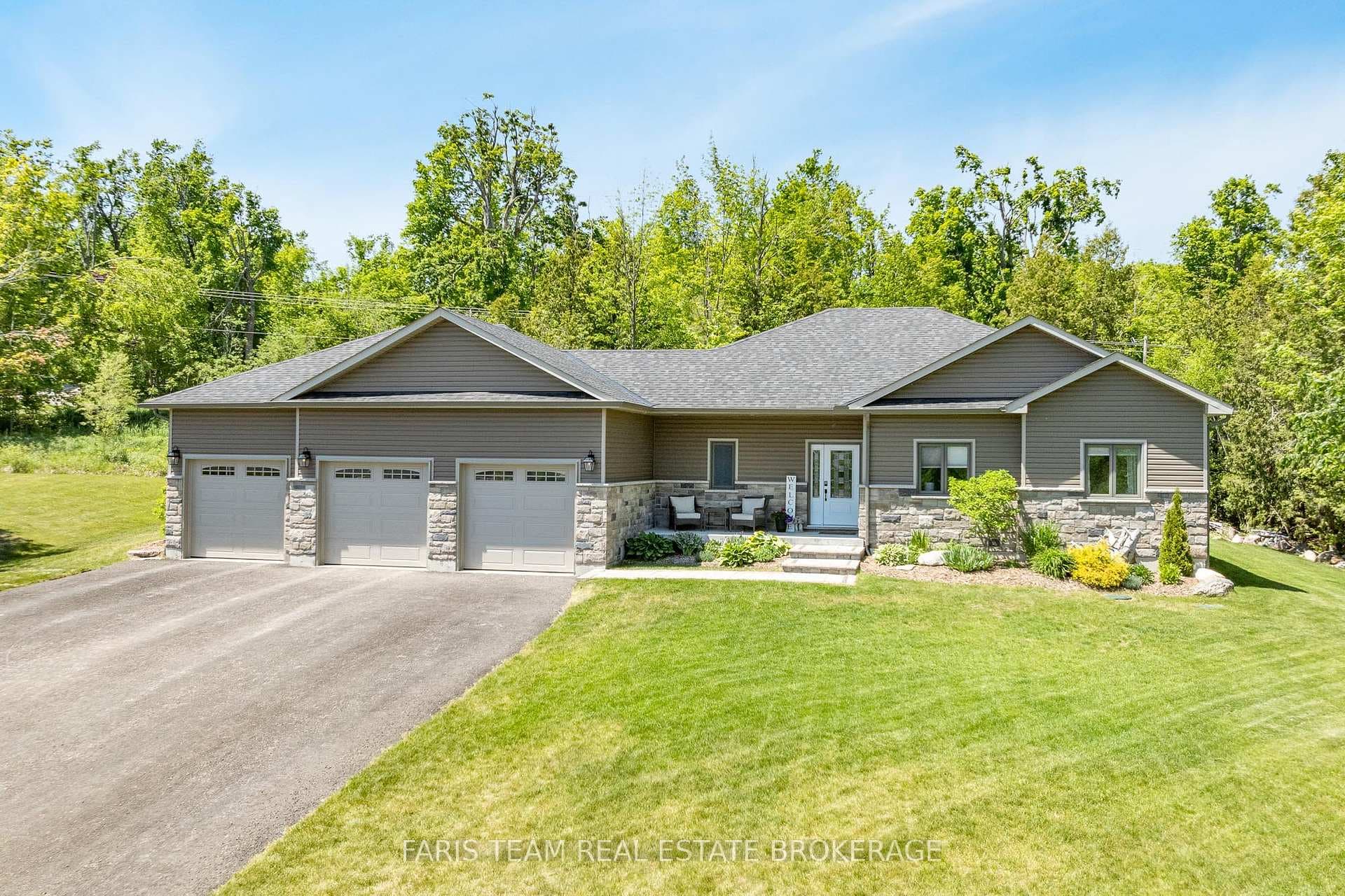 44 Bachly Avenue, Oro-Medonte, ON L0K 1N0 - Photo 1