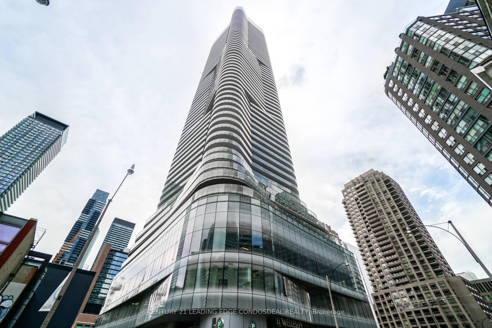 11 Wellesley Street Unit 3710, Toronto C01