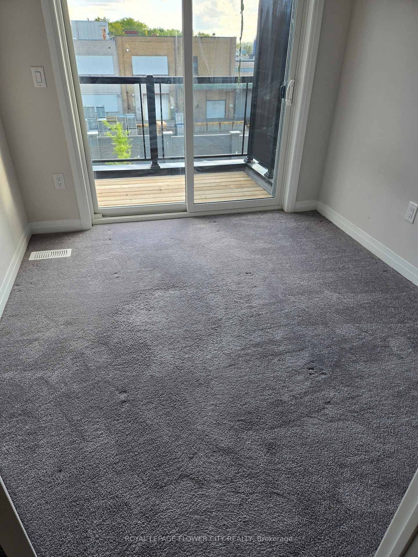 585 Colborne Street Unit 703, Brantford, ON N3S 3M7 - Photo 1