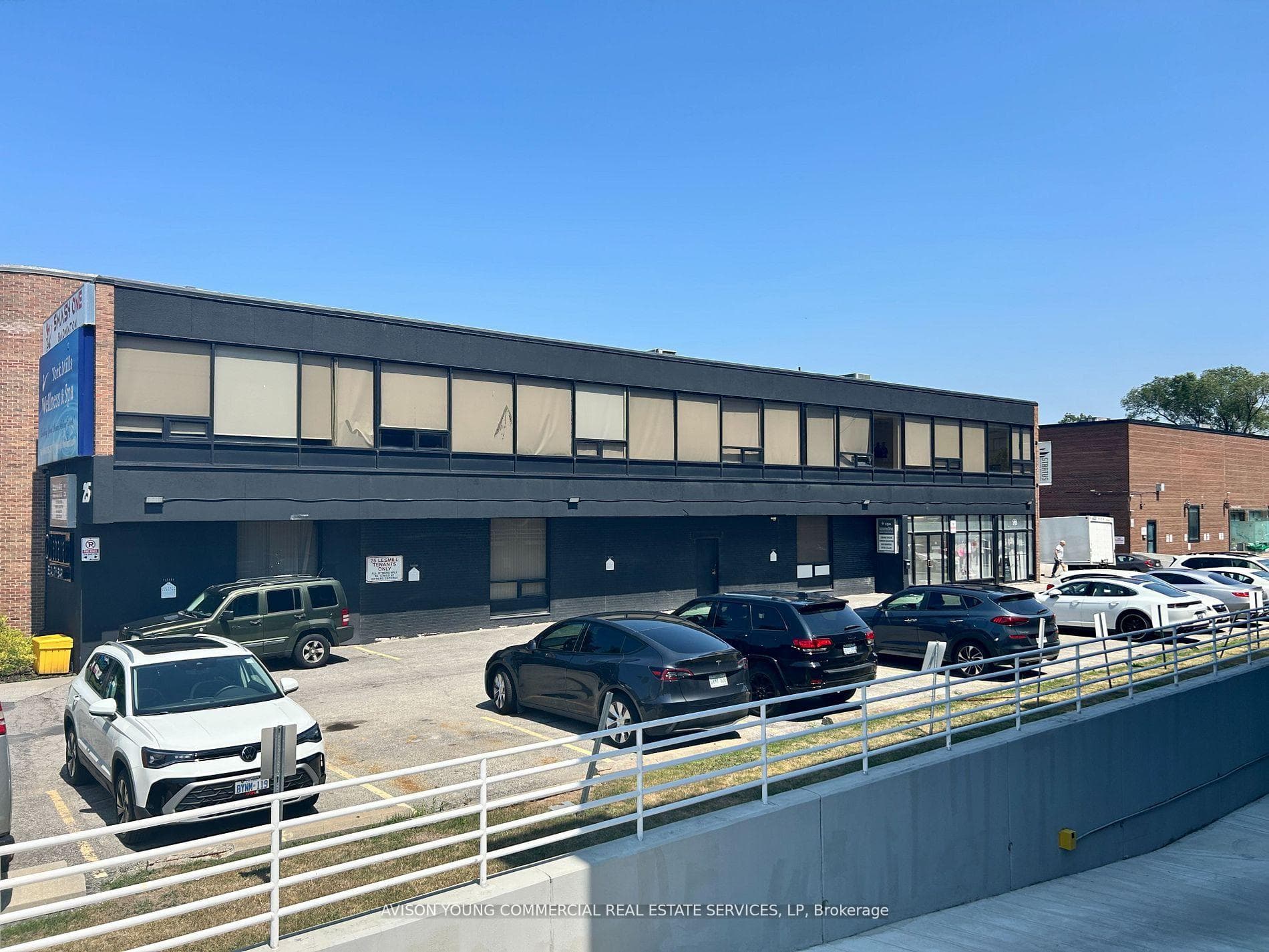 25 Lesmill Road Unit 1, Bridle Path / York Mills / Hoggs Hollow, ON M3B 2T3 - Photo 1