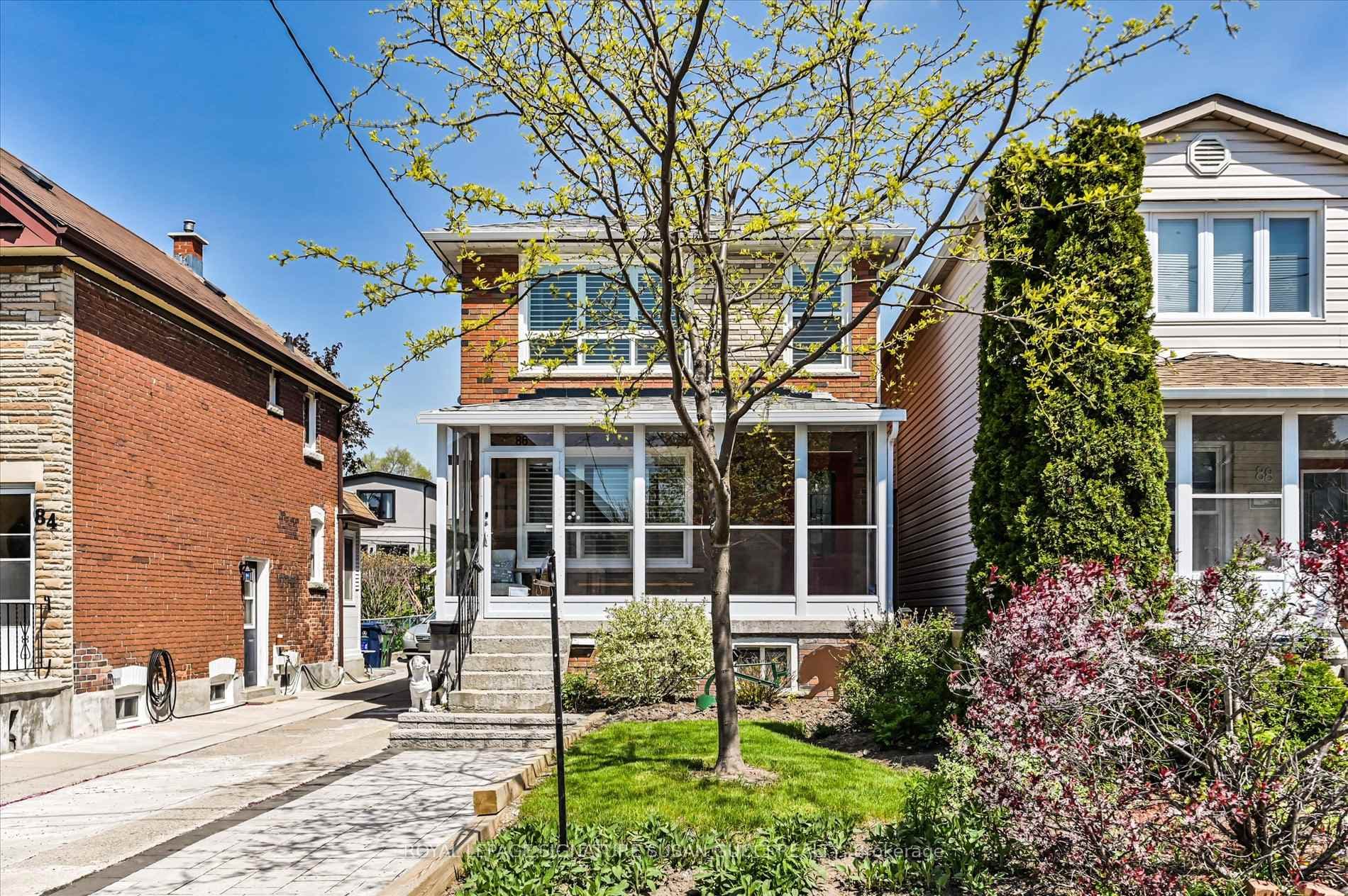 86 Barker Avenue, Toronto E03