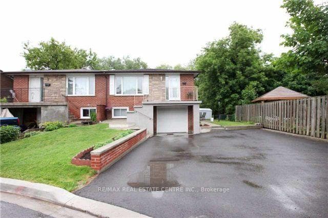 108 Mill Street, Brampton, ON L6X 2N9 - Photo 1