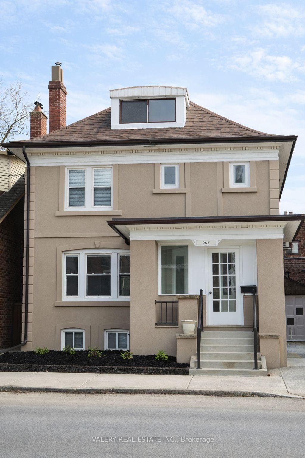 207 Oakwood Avenue, Forest Hill / Deer Park, ON M6E 2V3 - Photo 1