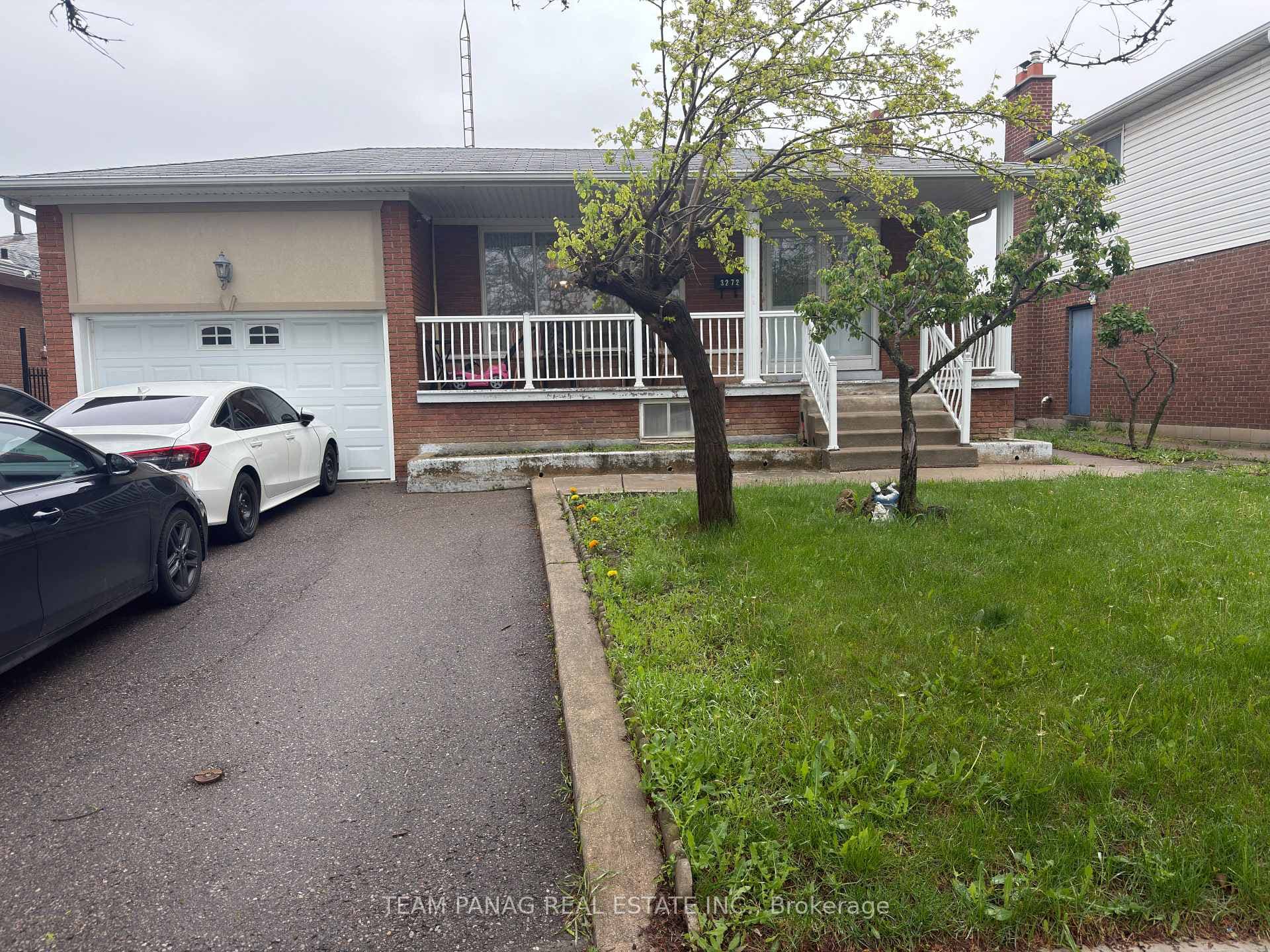 3272 Twilight Road, Mississauga, ON L4T 1Z9 - Photo 1