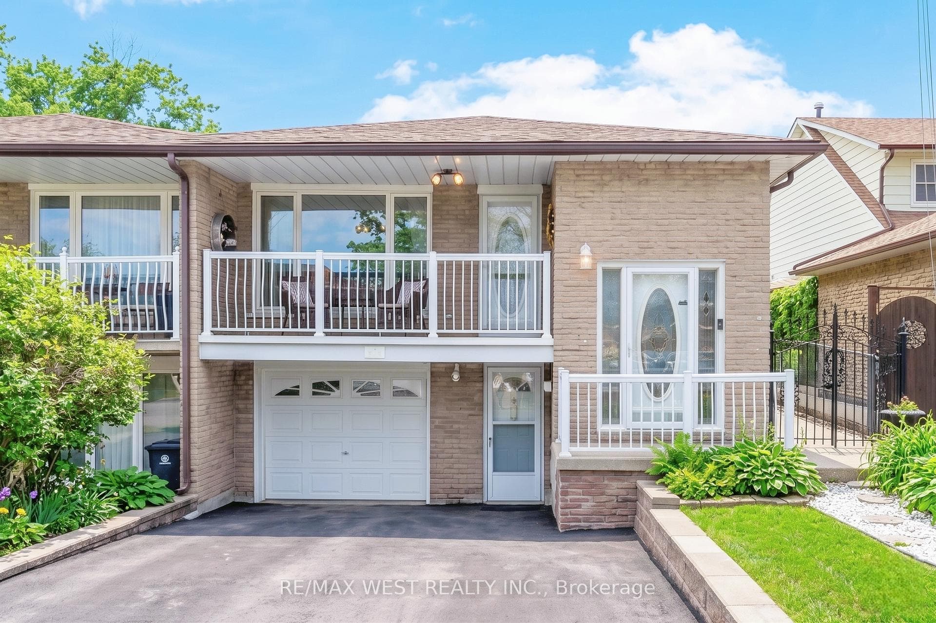 941 Stainton Drive, Mississauga, ON L5C 1G2 - Photo 1