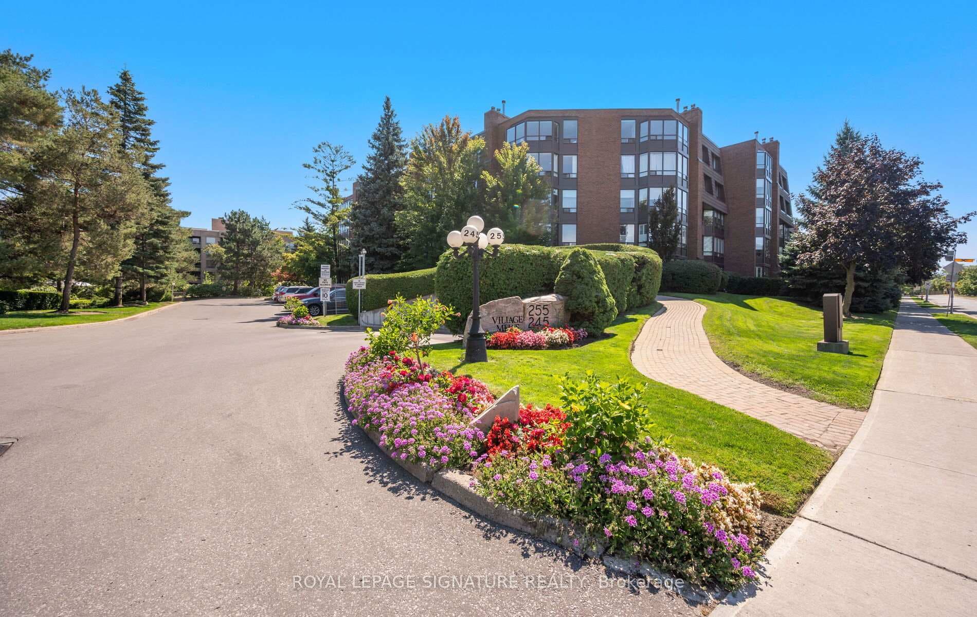 255 The Donway N/A Unit 115, Don Mills / Parkwoods / Victoria Village, ON M3B 3M3 - Photo 1