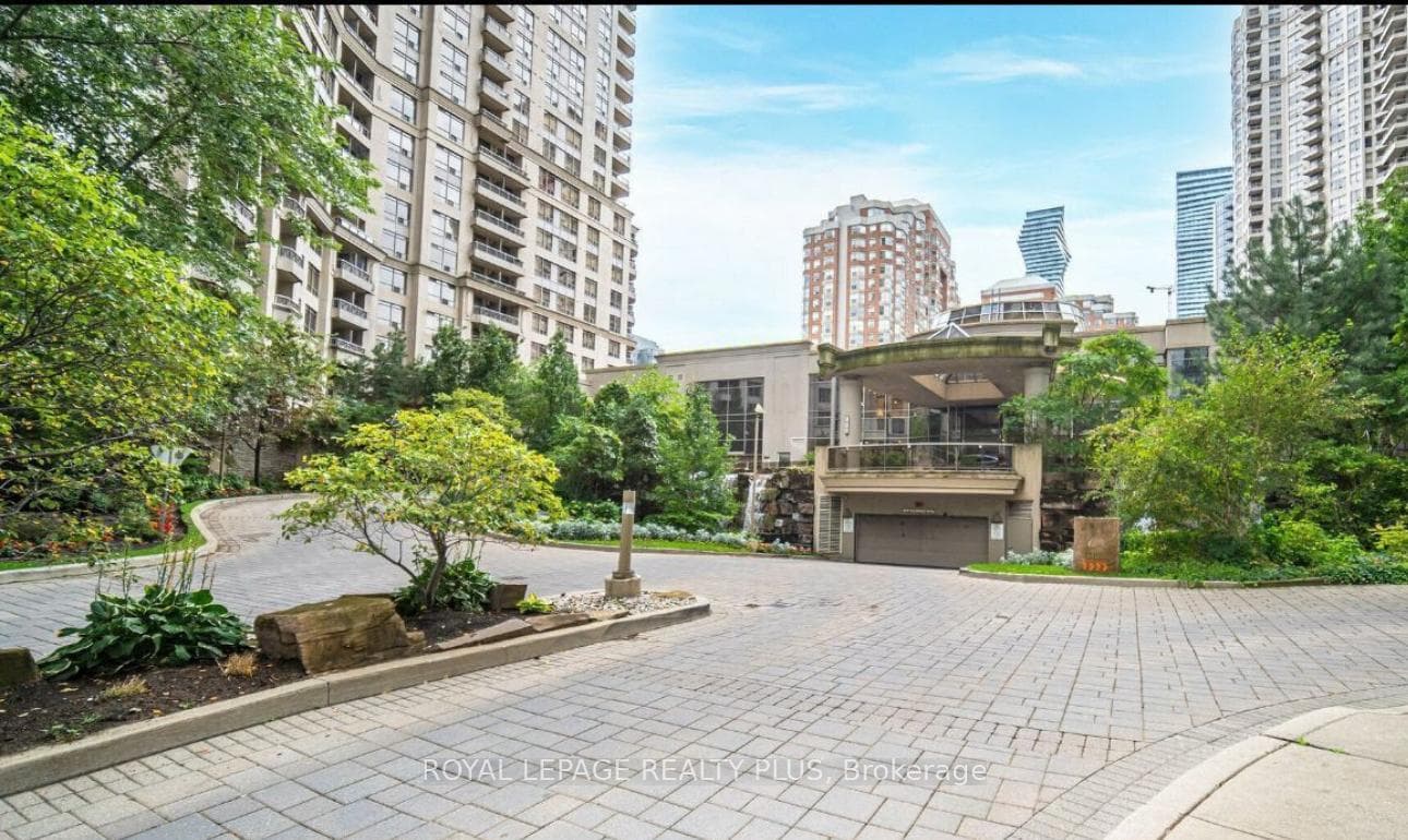 3880 Duke Of York Boulevard Unit 1905, Mississauga, ON L5B 4M7 - Photo 1