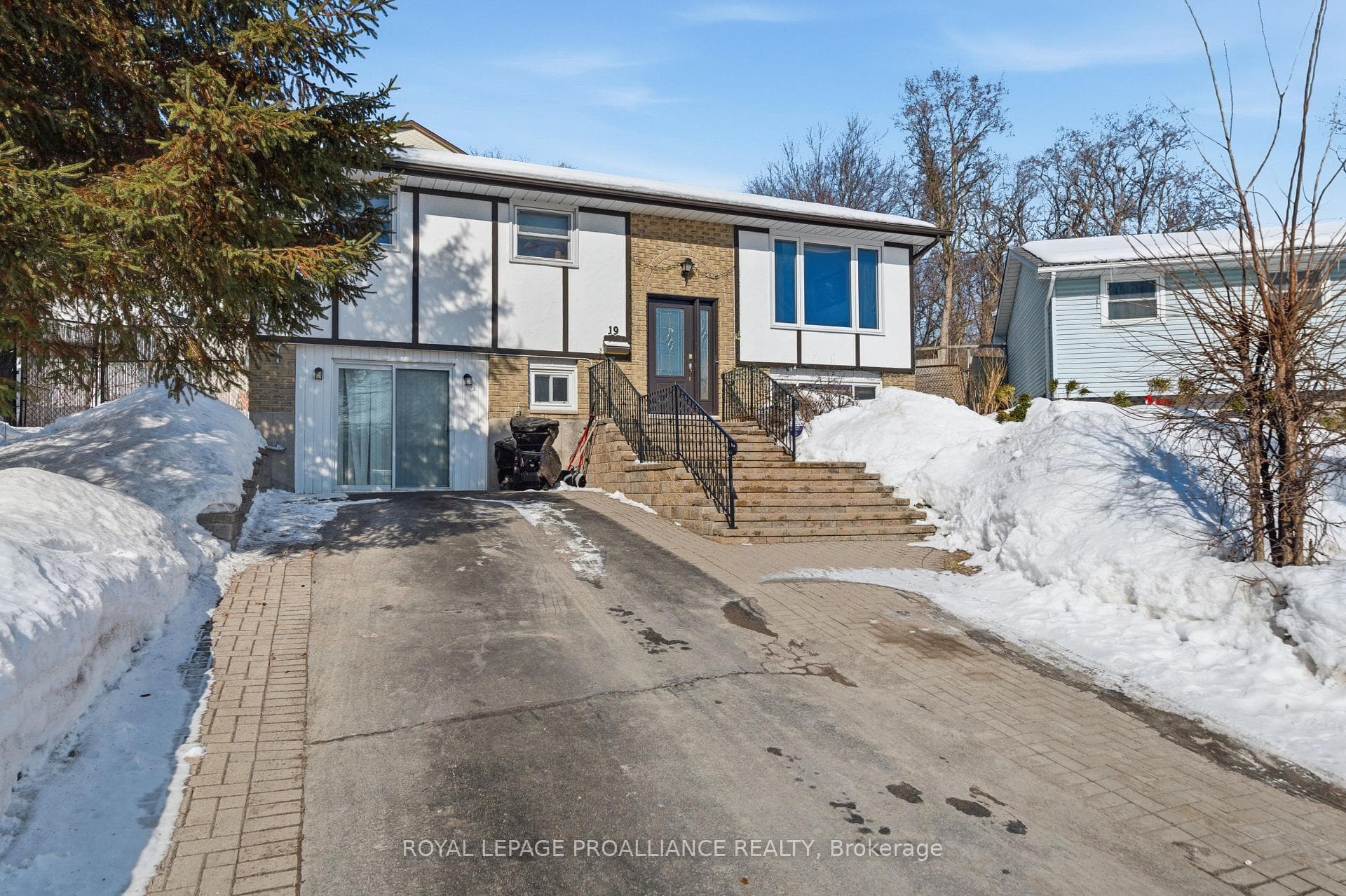 19 Allore Avenue, Quinte West, ON K8V 6K2 - Photo 1