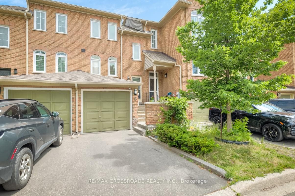 8 Larissa Court, Vaughan, ON L6A 2K8 - Photo 1