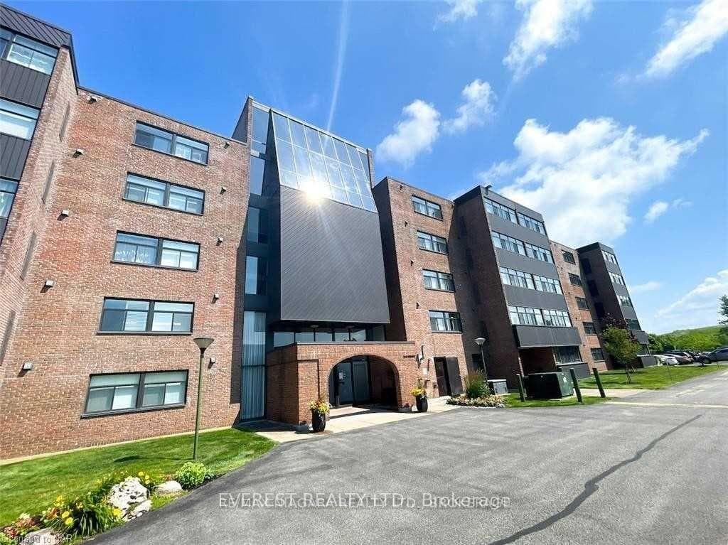 276 Oakdale Avenue Unit 408, St. Catharines, ON L2P 3S5 - Photo 1