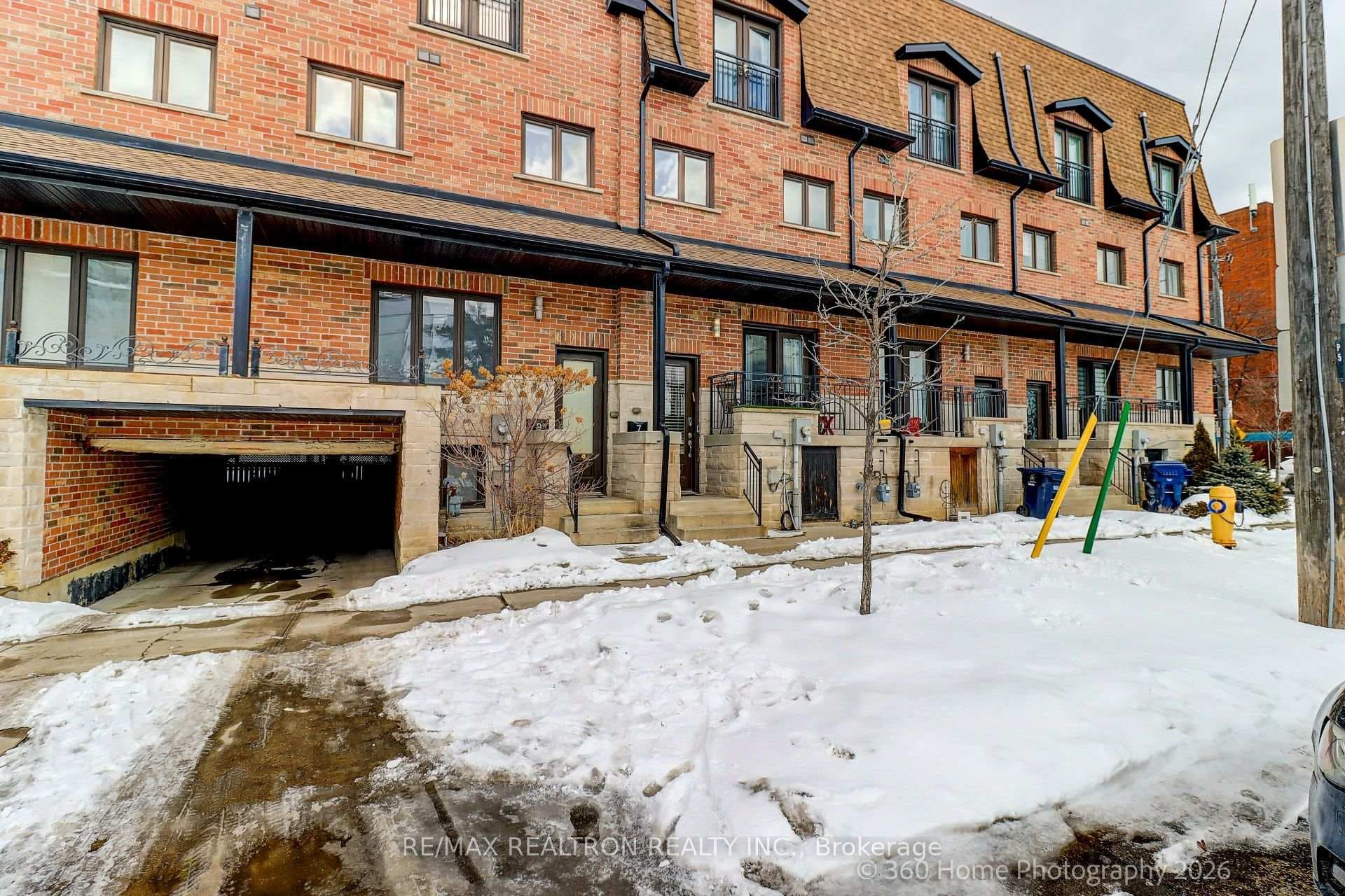 7 Stadacona Drive, Lawrence Park / Bedford Park, ON M6A 1Y5 - Photo 1