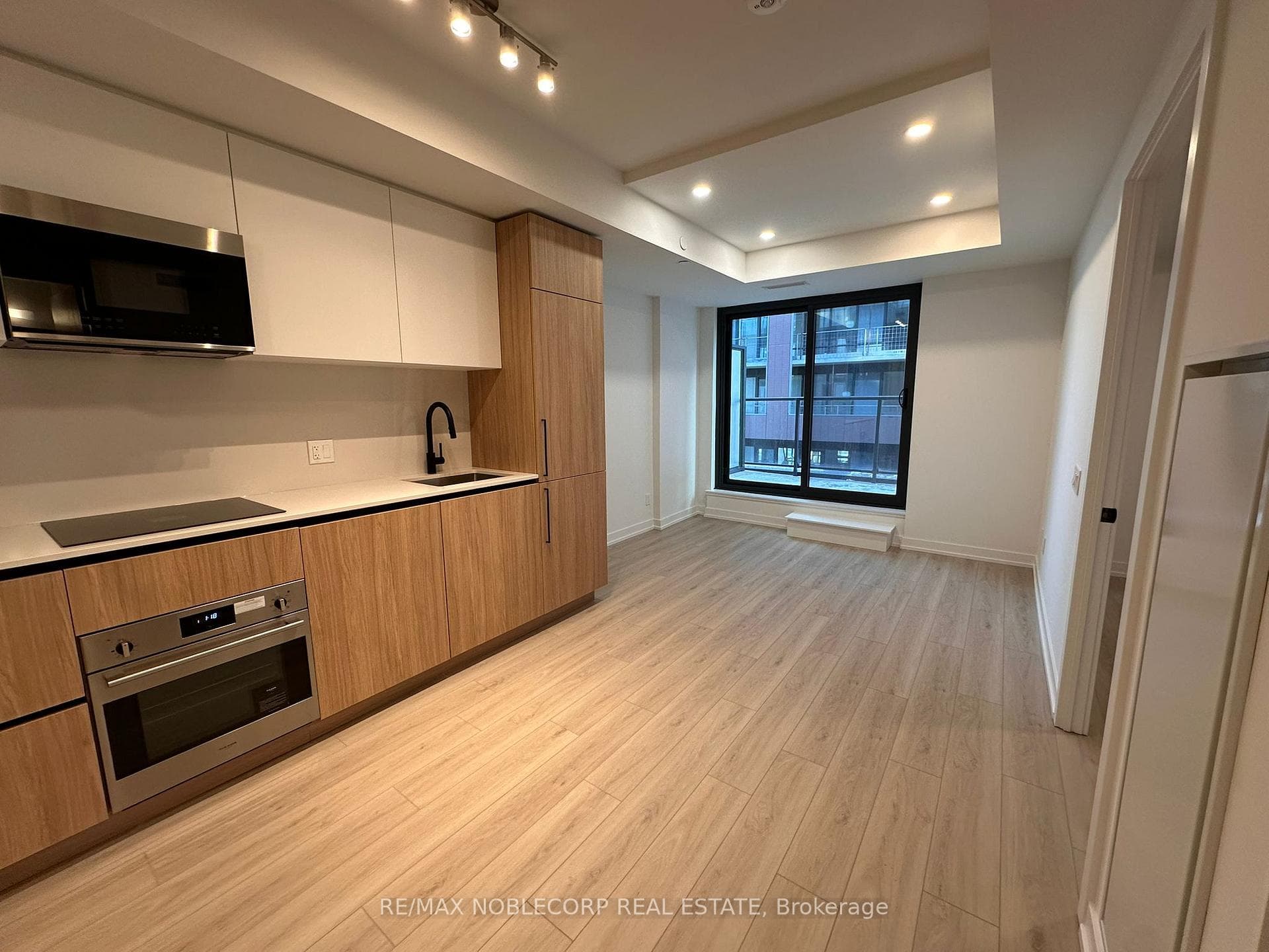 35 Parliament Street Unit 815, Regent Park / Cabbagetown / St. James Town, ON M5A 0Z5 - Photo 1