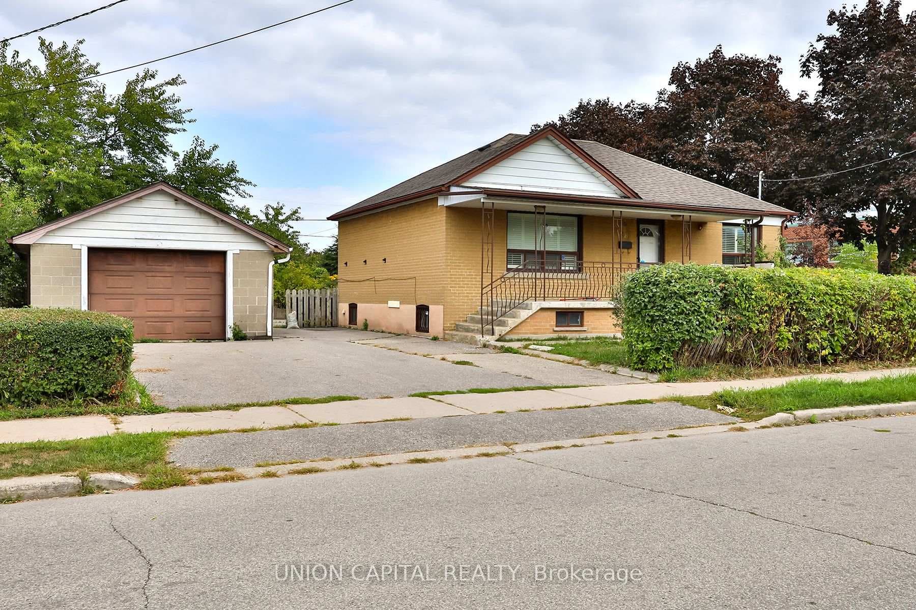 38 Claver Avenue, York / Weston, ON M6B 2V8 - Photo 1