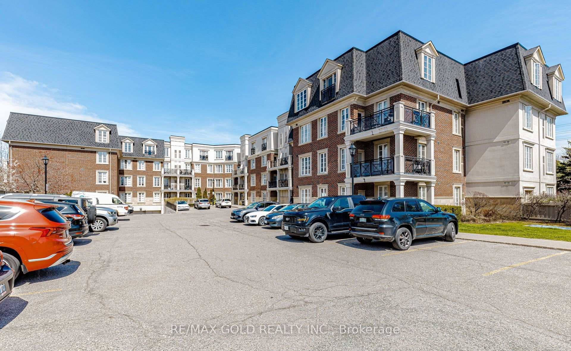 3351 Cawthra Road Unit 223, Mississauga, ON L5A 4N5 - Photo 1