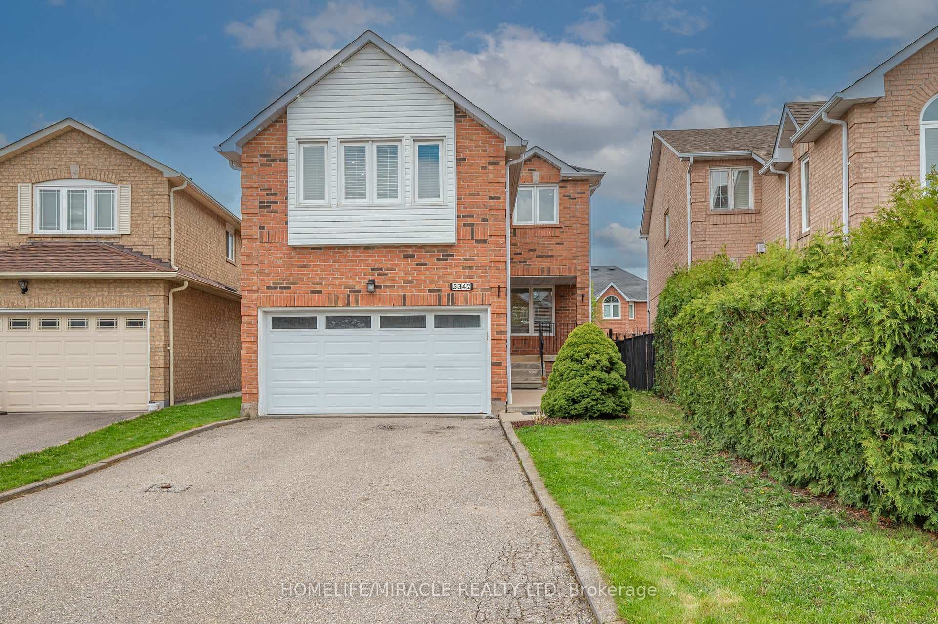 5342 Crane Court, Mississauga, ON L5V 2C4 - Photo 1