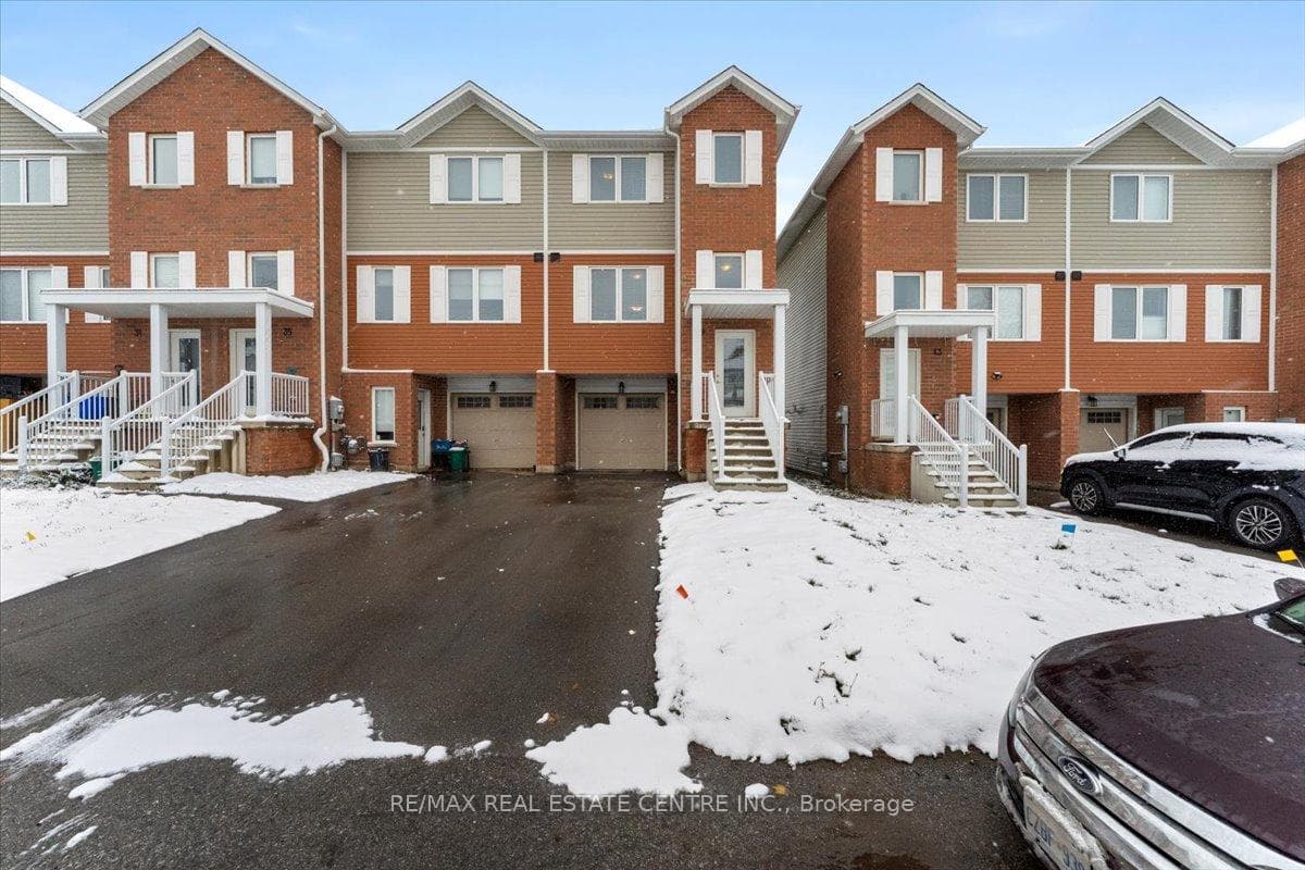 39 Denistoun Street, Welland, ON L3C 0H6 - Photo 1