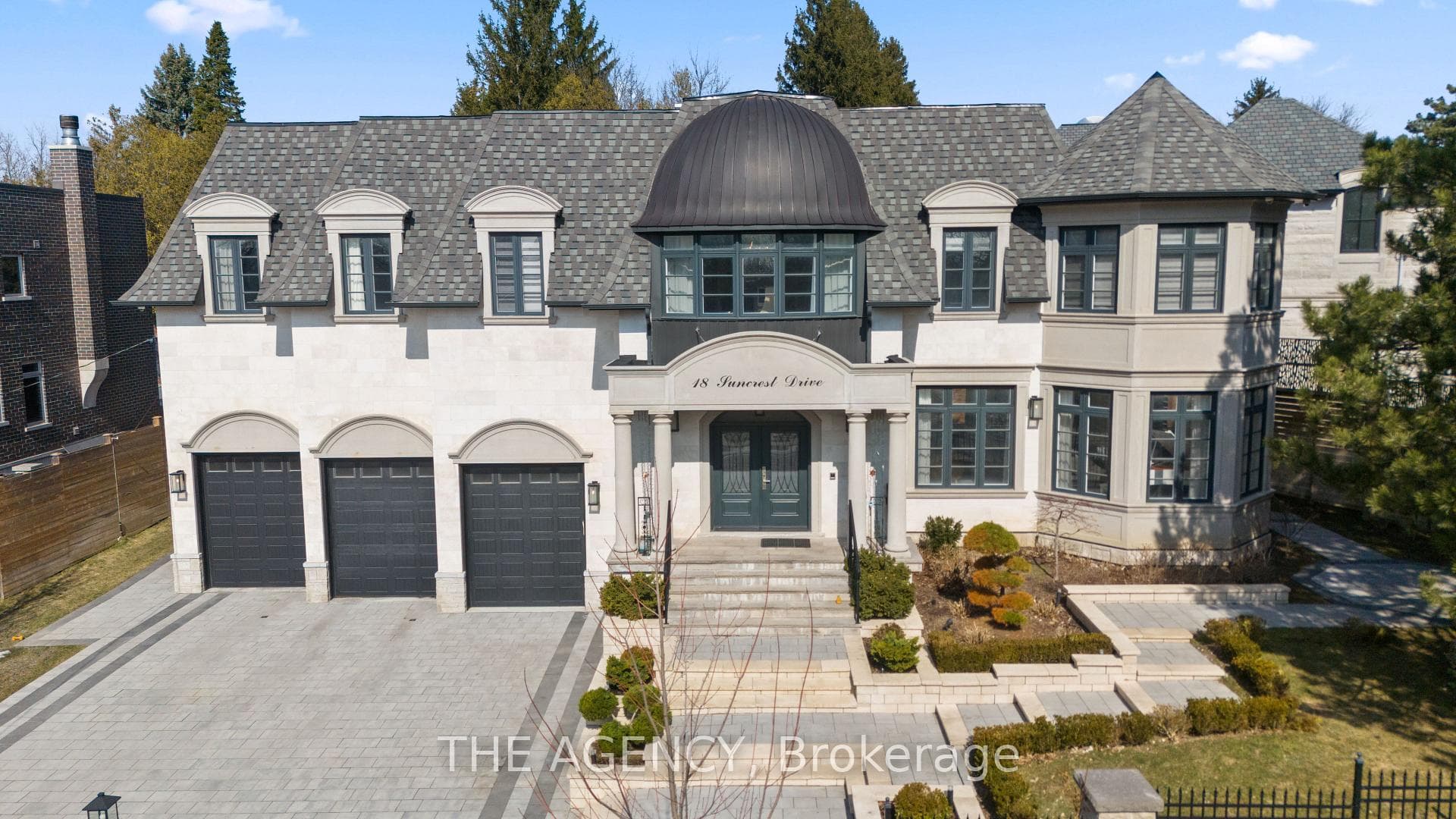 18 Suncrest Drive, Bridle Path / York Mills / Hoggs Hollow, ON M3C 2L2 - Photo 1
