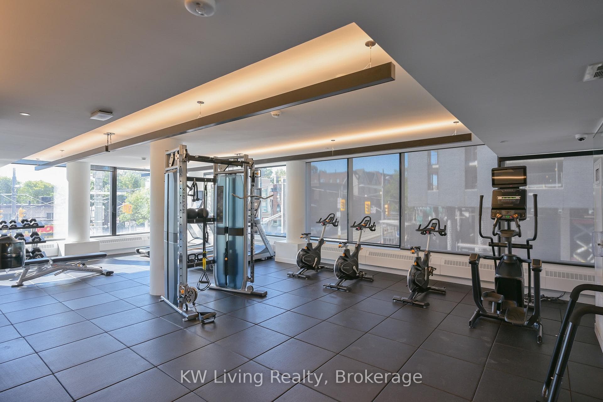 185 Alberta Avenue Unit 303, Forest Hill / Deer Park, ON M6C 0A5 - Photo 1