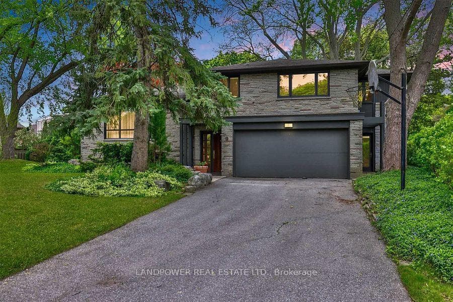 9 Alderdale Court, Don Mills / Parkwoods / Victoria Village, ON M3B 2H8 - Photo 1