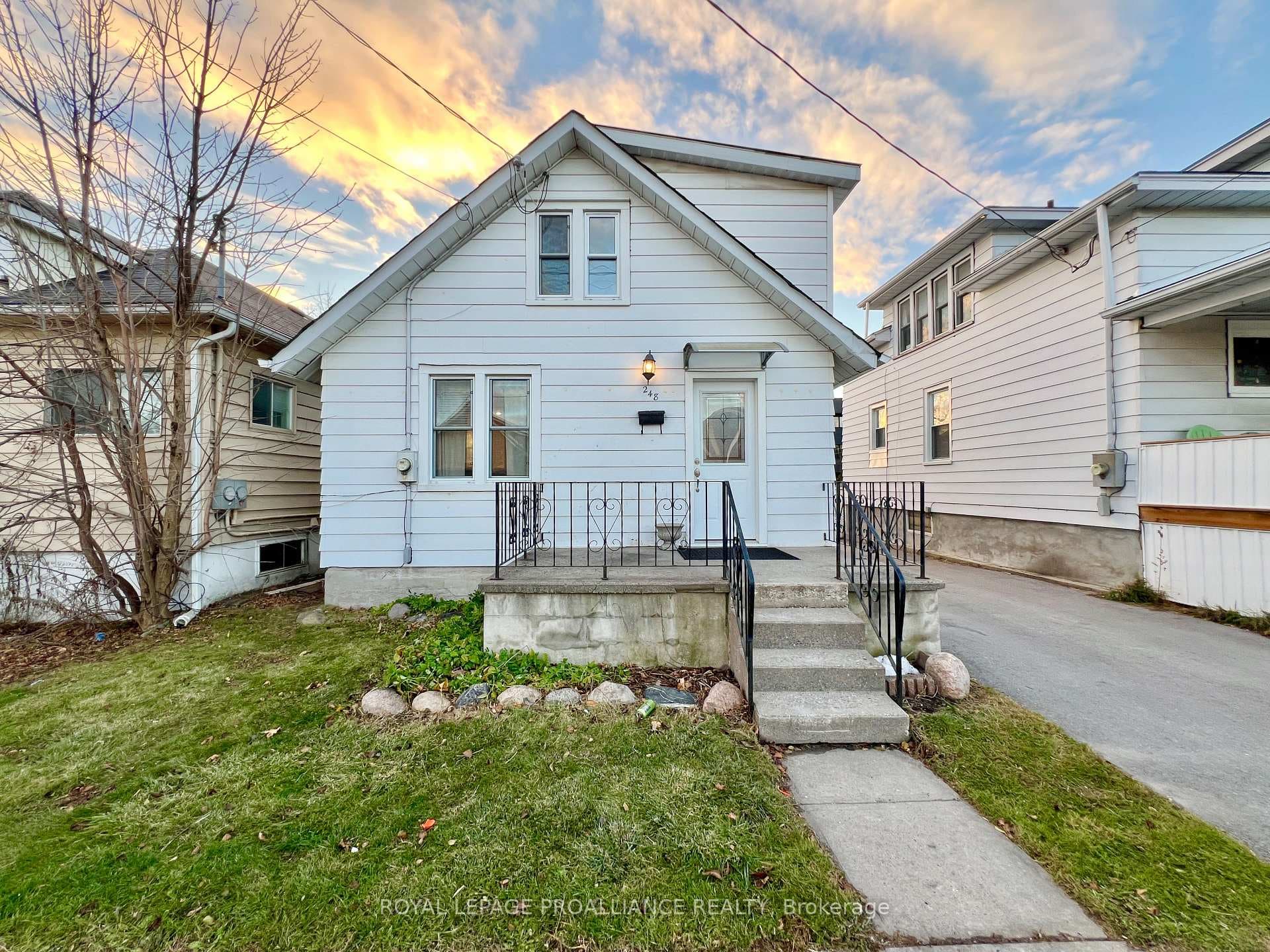 248 Dufferin Avenue, Quinte West, ON K8V 5E9 - Photo 1