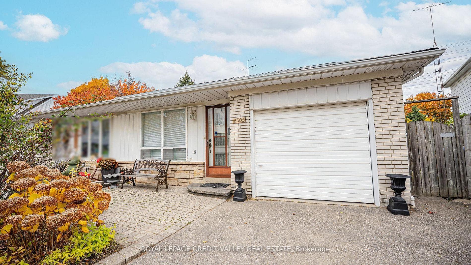 2305 Delkus Crescent, Mississauga, ON L5A 1K8 - Photo 1