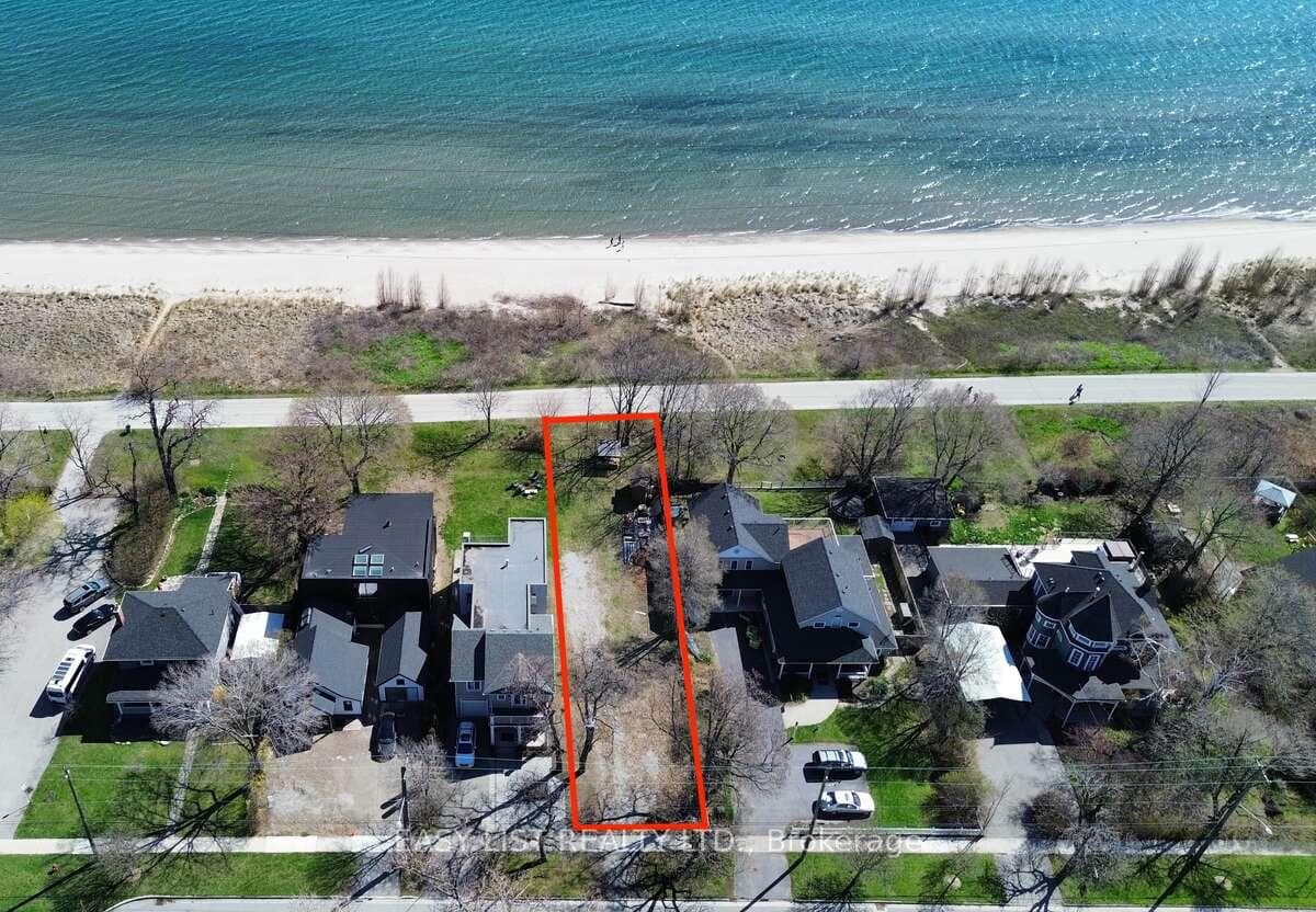 971 Beach Boulevard, Hamilton, ON L8H 6Z7 - Photo 1