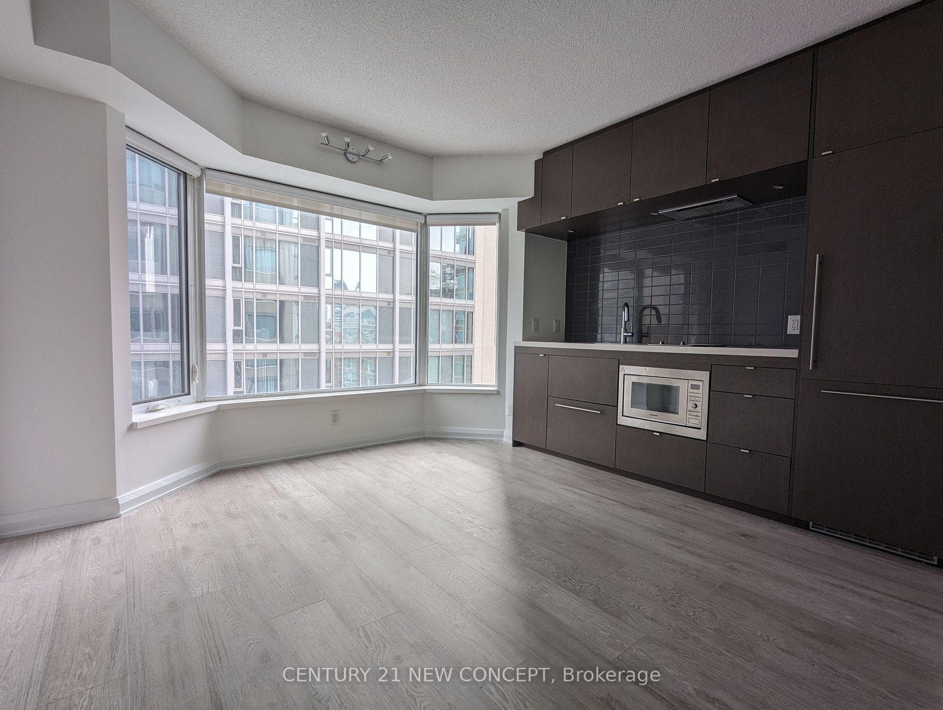 155 Yorkville Avenue Unit 711, Annex / Yorkville / Summerhill, ON M5R 1C4 - Photo 1