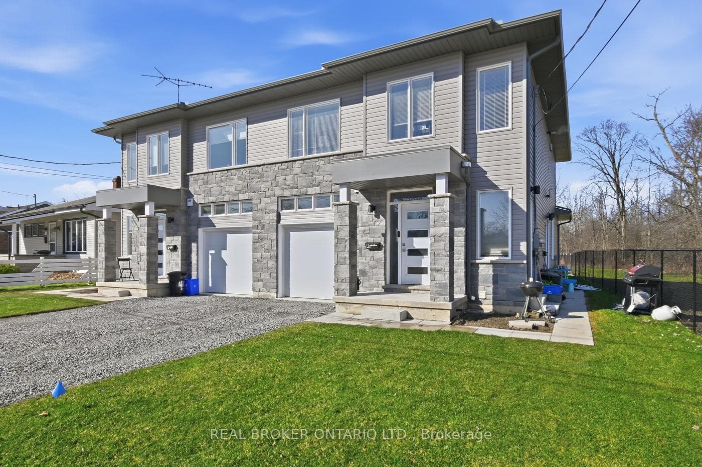 46 PIETZ Avenue, Welland, ON L3C 1Z5 - Photo 1